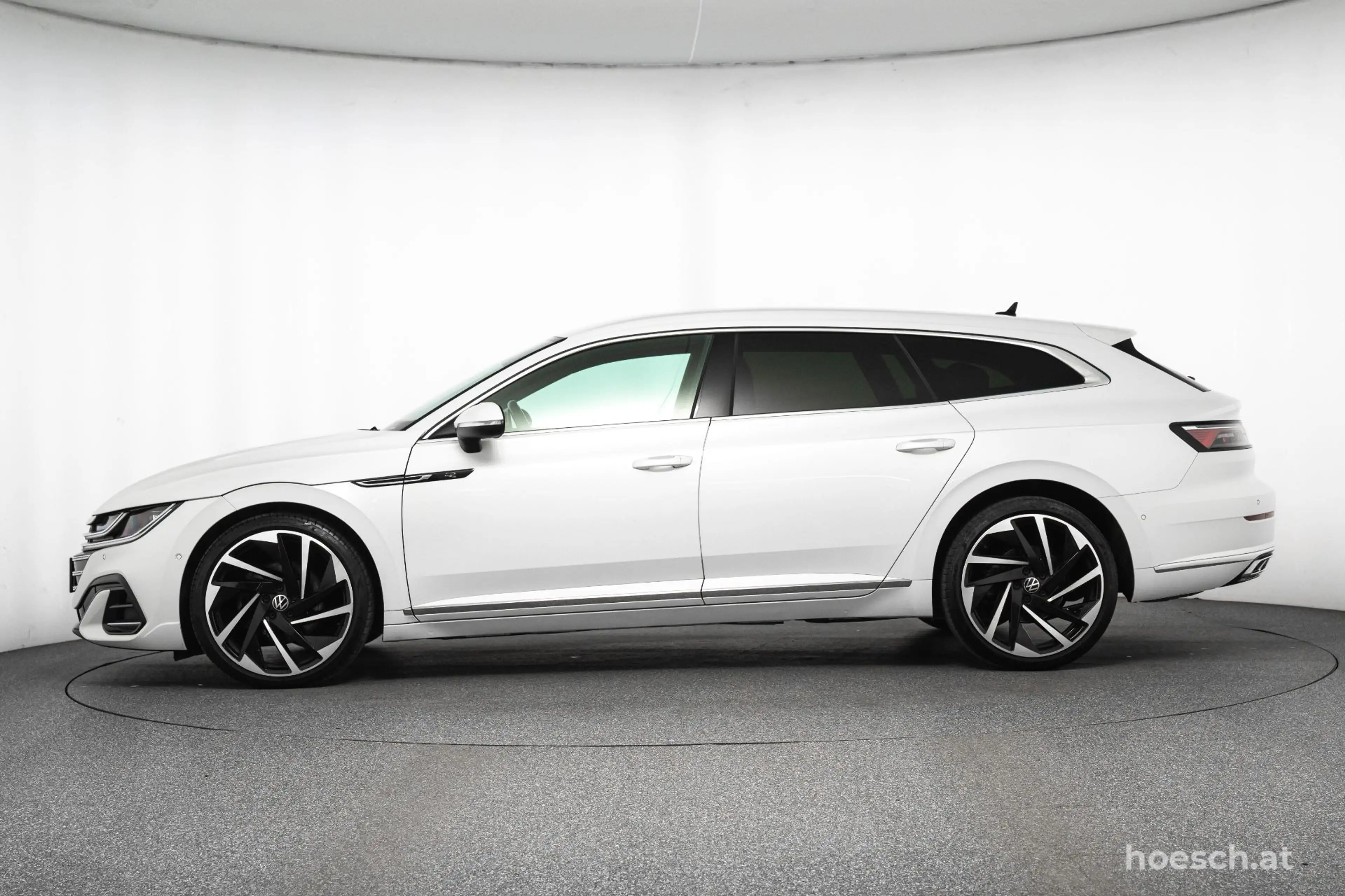 Volkswagen Arteon SB TDI 4M R-Line 20" DCC AHK H&K R-KAM — photo 3