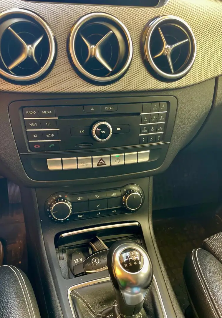 Mercedes-Benz 180 Classe B Czarny - 2