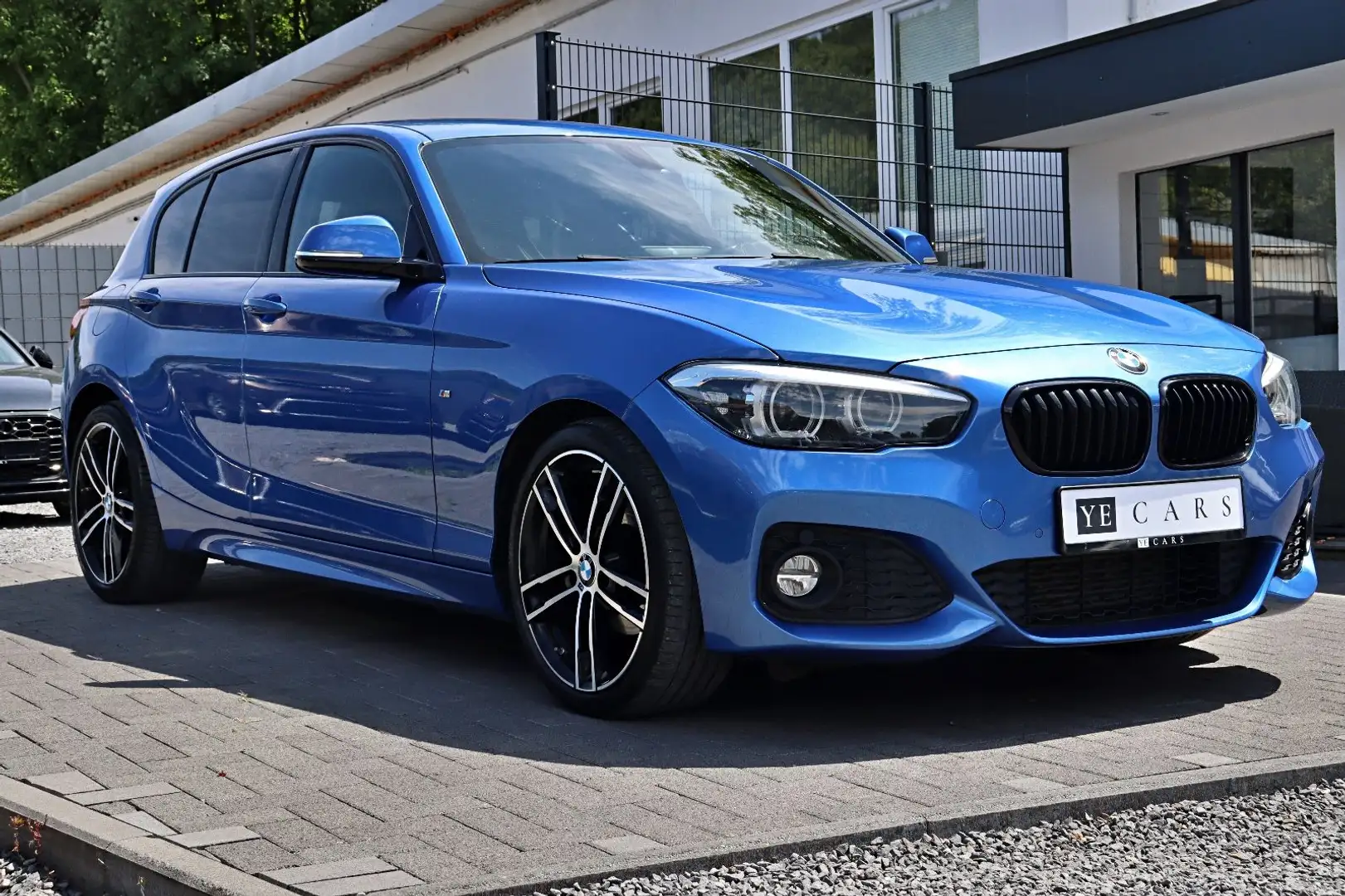BMW 118 i Edition M Sport Shadow *LED*PDC*NAVI* Bleu - 2