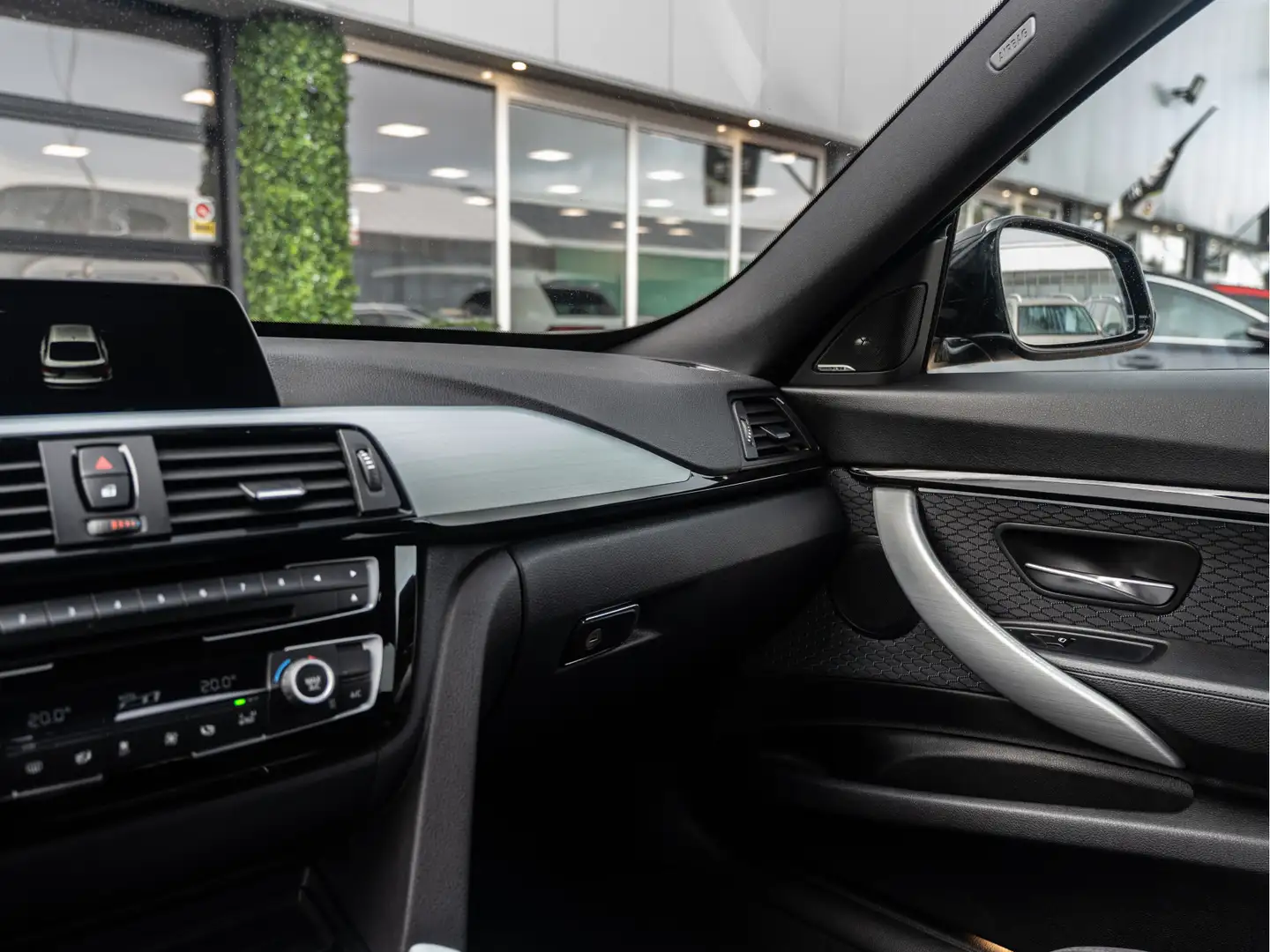 BMW 320 3-serie Gran Turismo 320i M Sport Edition | Alpine Zwart - 2