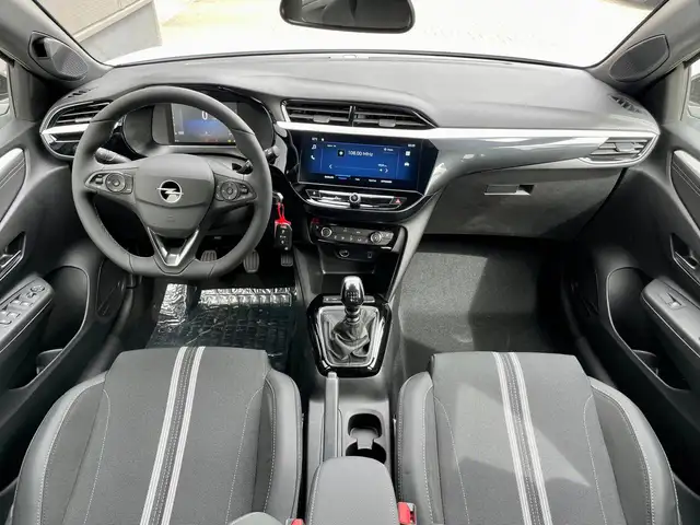 Opel Corsa view 9