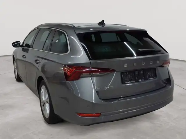 Skoda Octavia view 5