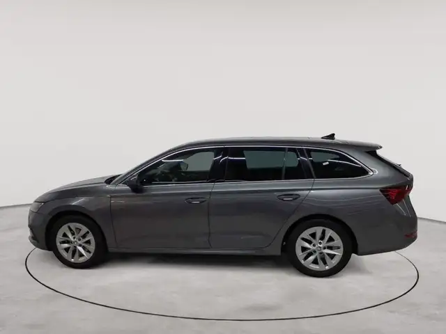 Skoda Octavia view 6