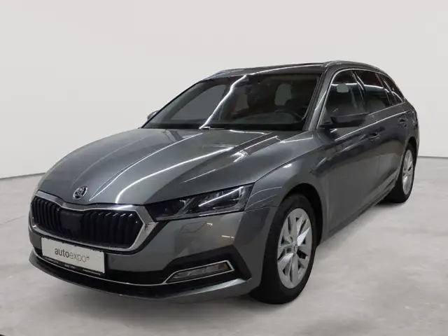 Skoda Octavia view 2