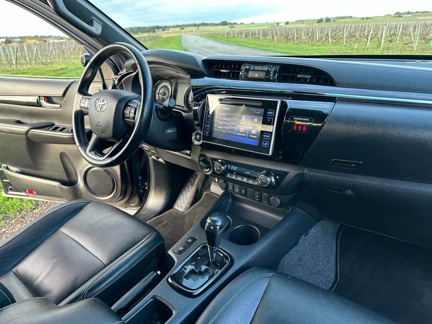 Toyota Hilux hilux 2.4l d-4d invincible Zwart - 2