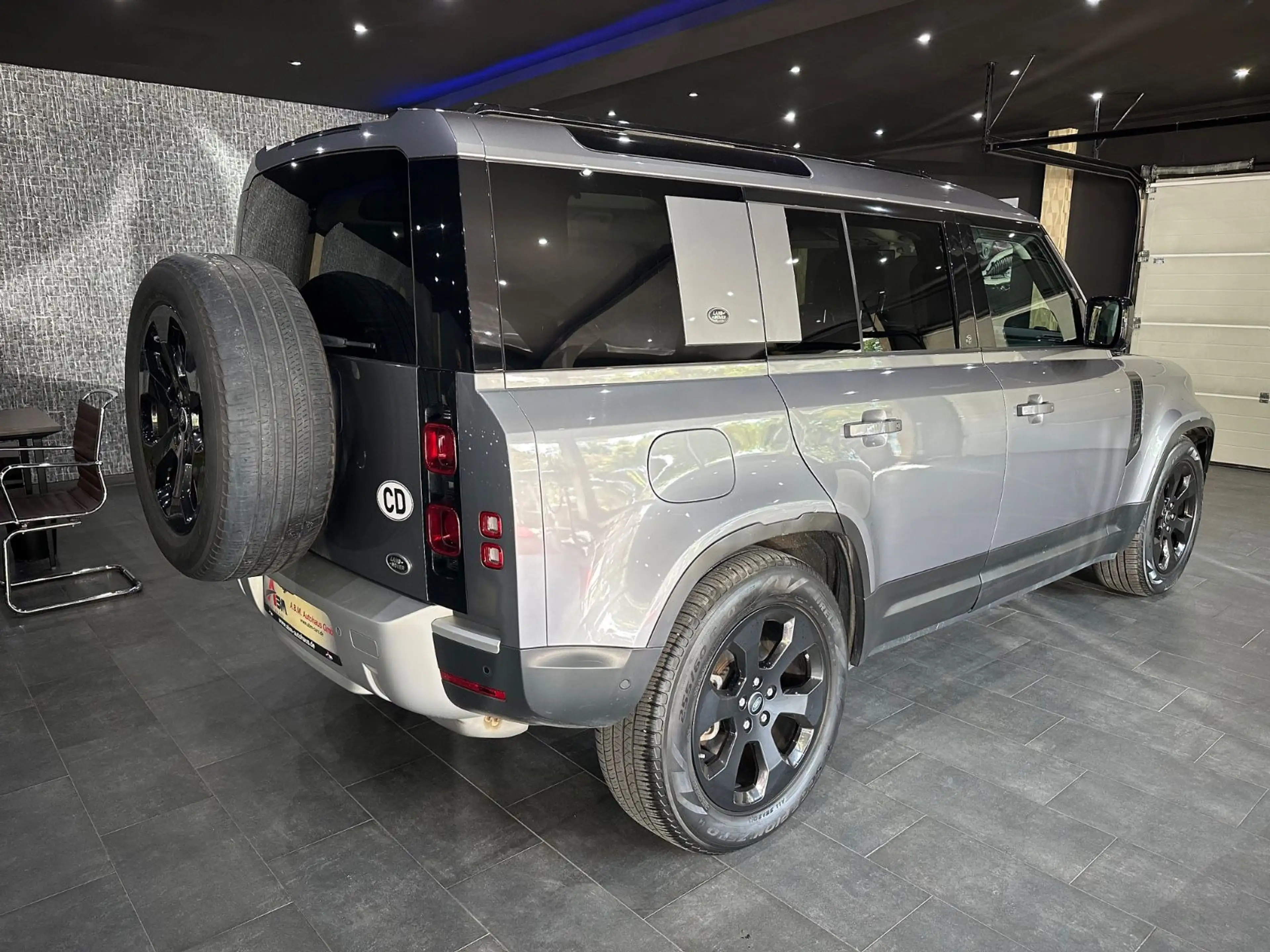 Land Rover Defender 110 SE /PANORAMA / LEDER / 360°KAM/ ACC — photo 4