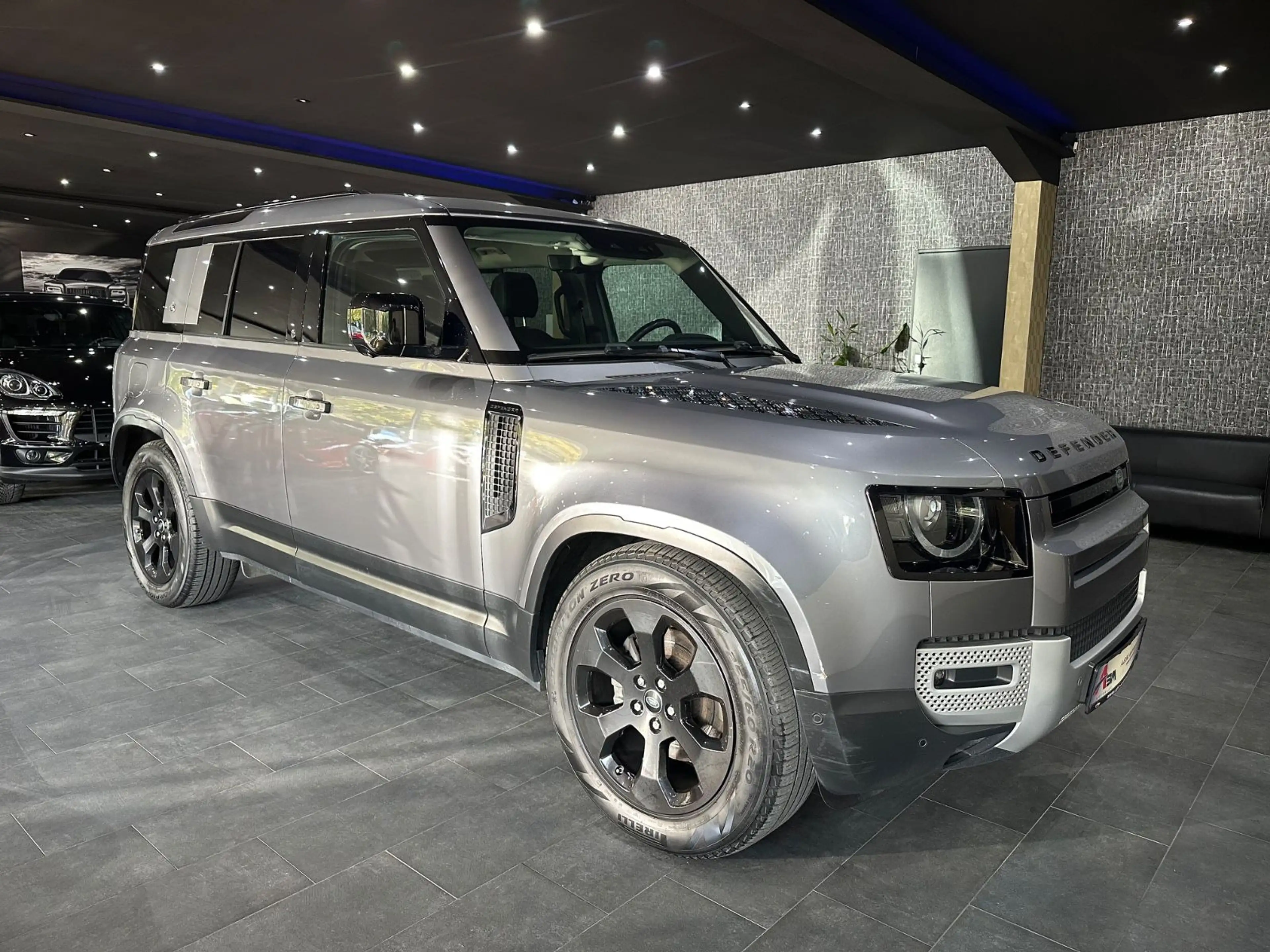 Land Rover Defender 110 SE /PANORAMA / LEDER / 360°KAM/ ACC — photo 3