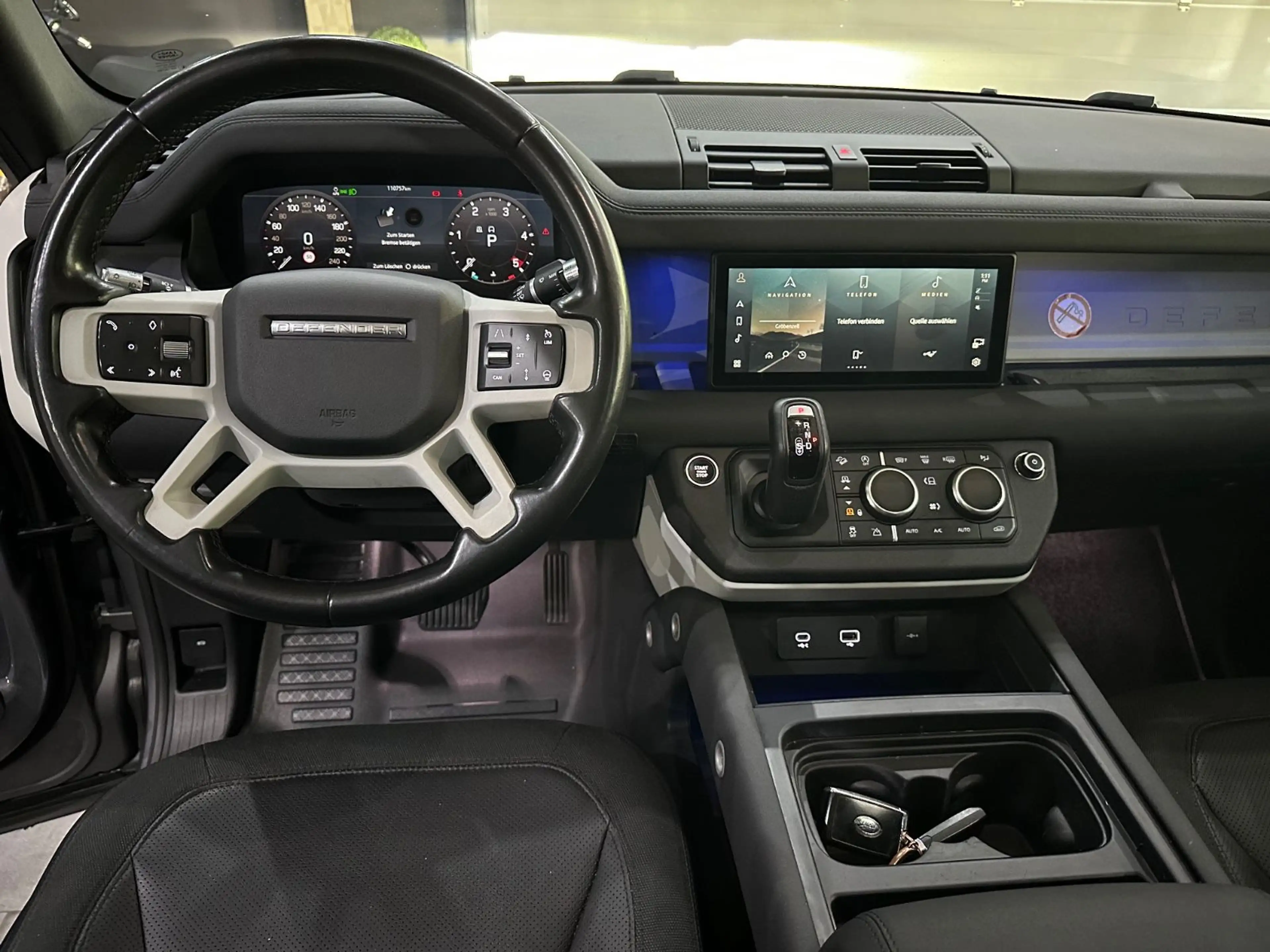 Land Rover Defender 110 SE /PANORAMA / LEDER / 360°KAM/ ACC — photo 15