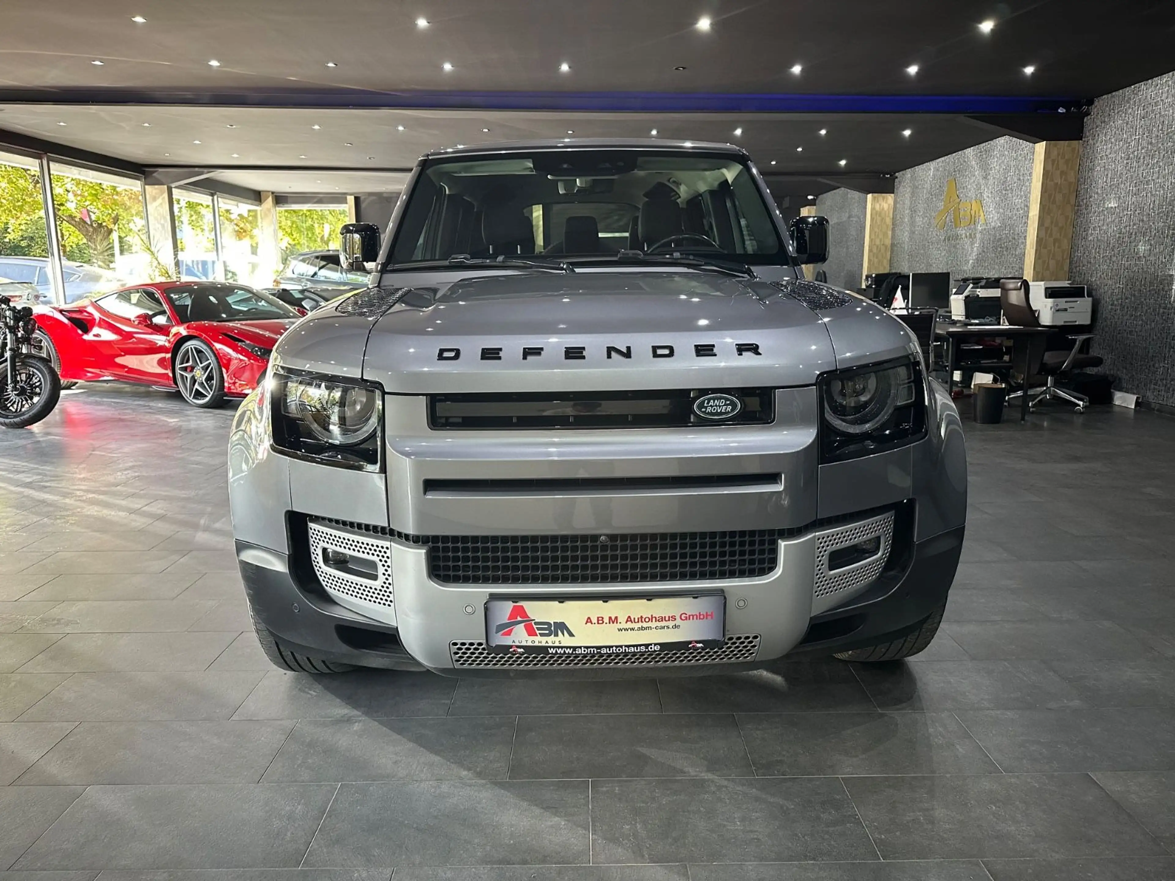 Land Rover Defender 110 SE /PANORAMA / LEDER / 360°KAM/ ACC — photo 2