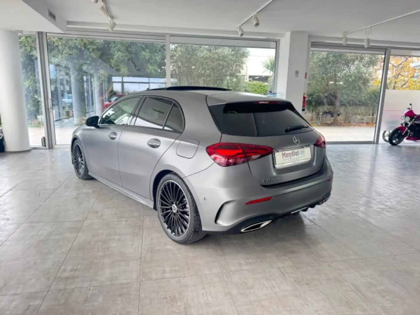 Mercedes-Benz A 180 d Automatic AMG Line Advanced Plus TETTO OPACA Grigio - 2