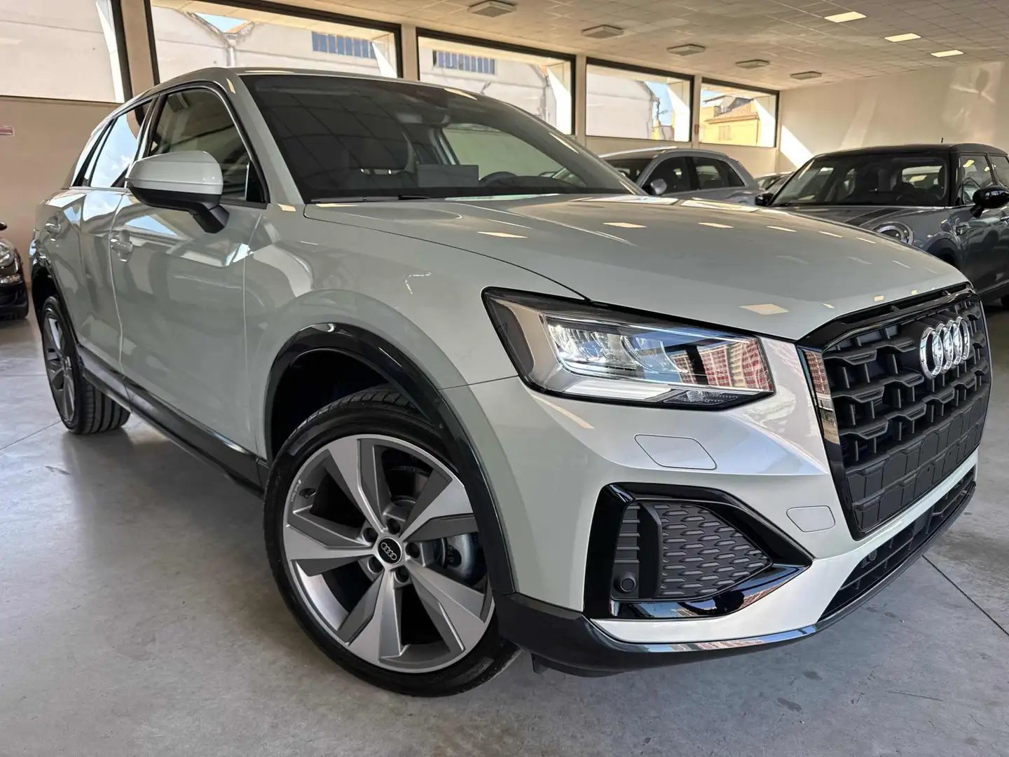 Audi Q2 30 TFSI Business Advanced Cerchi 19" Argento - 2