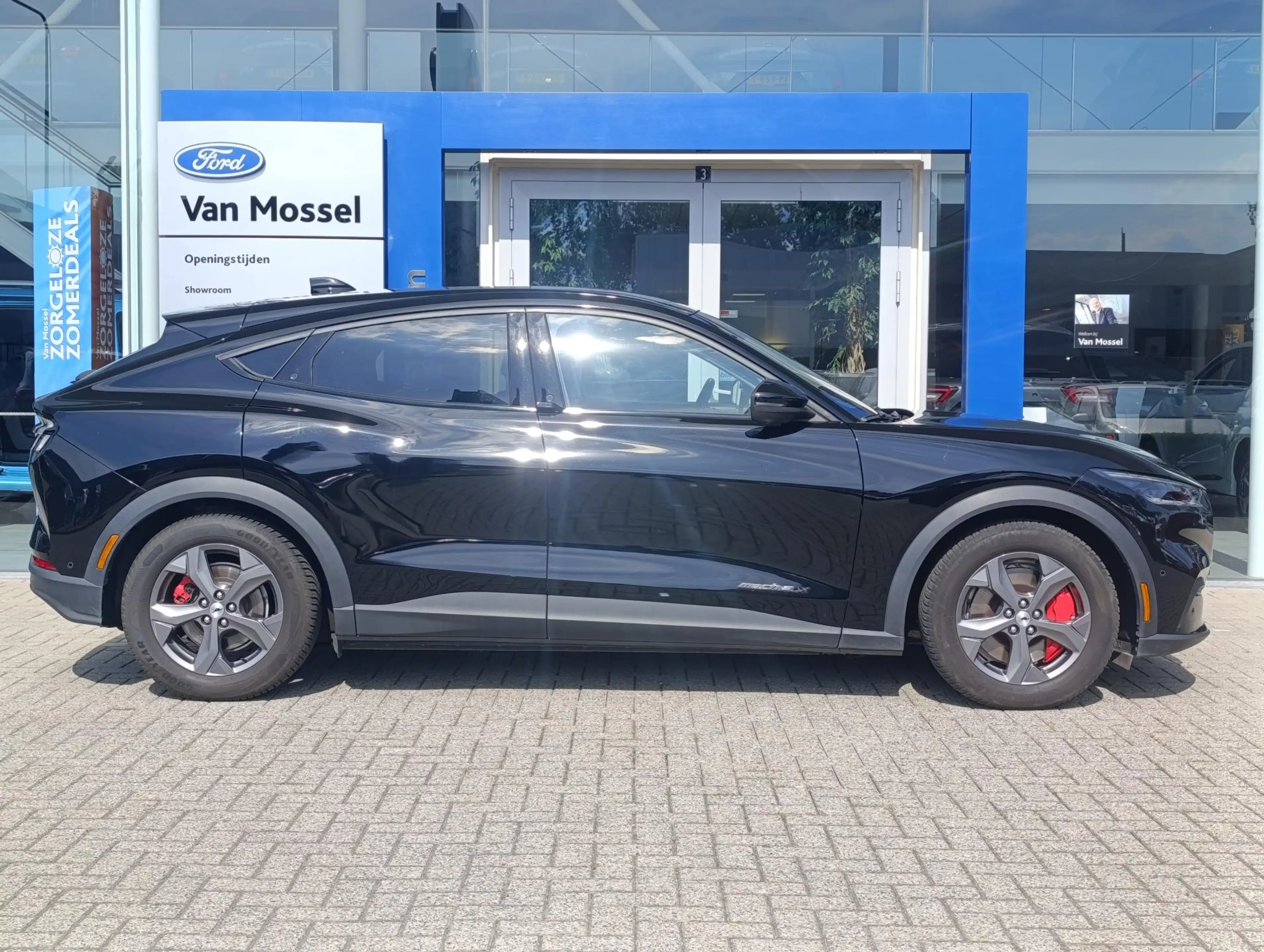 Ford Mustang Mach-E Extended RWD 98 kWh | Dealeronderhouden | Originee — photo 5