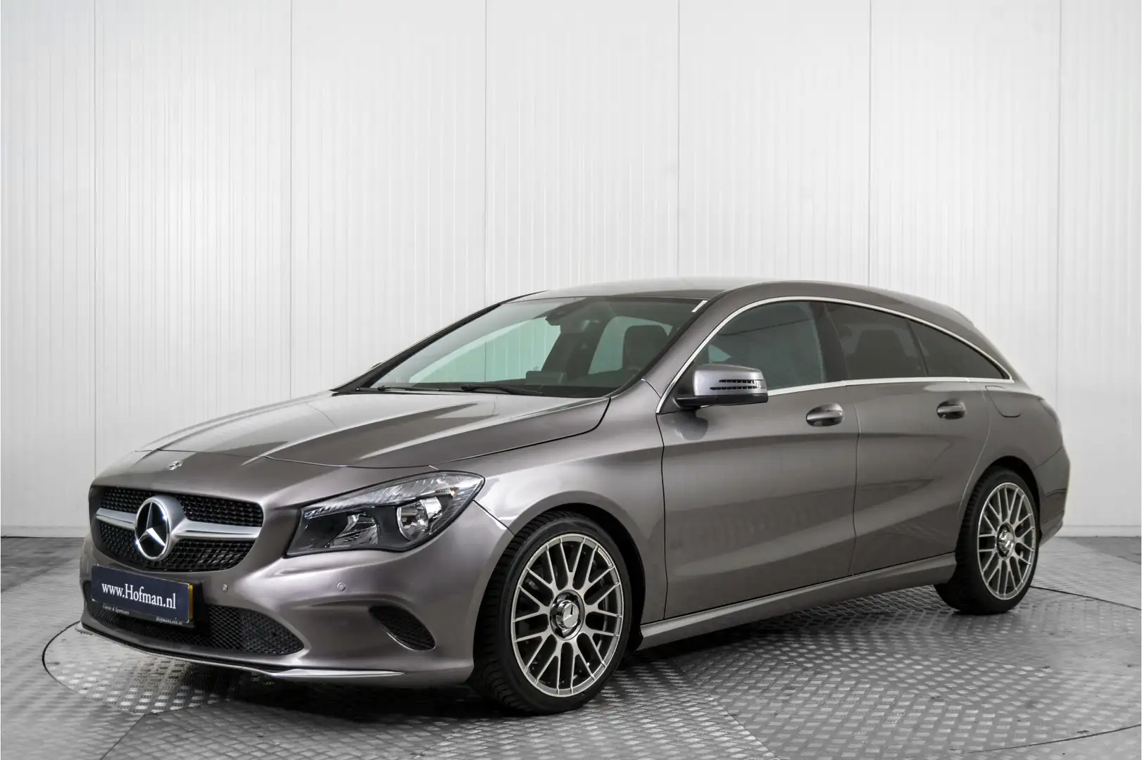 Mercedes-Benz CLA 200 Shooting Brake d Business Solution Grijs - 1
