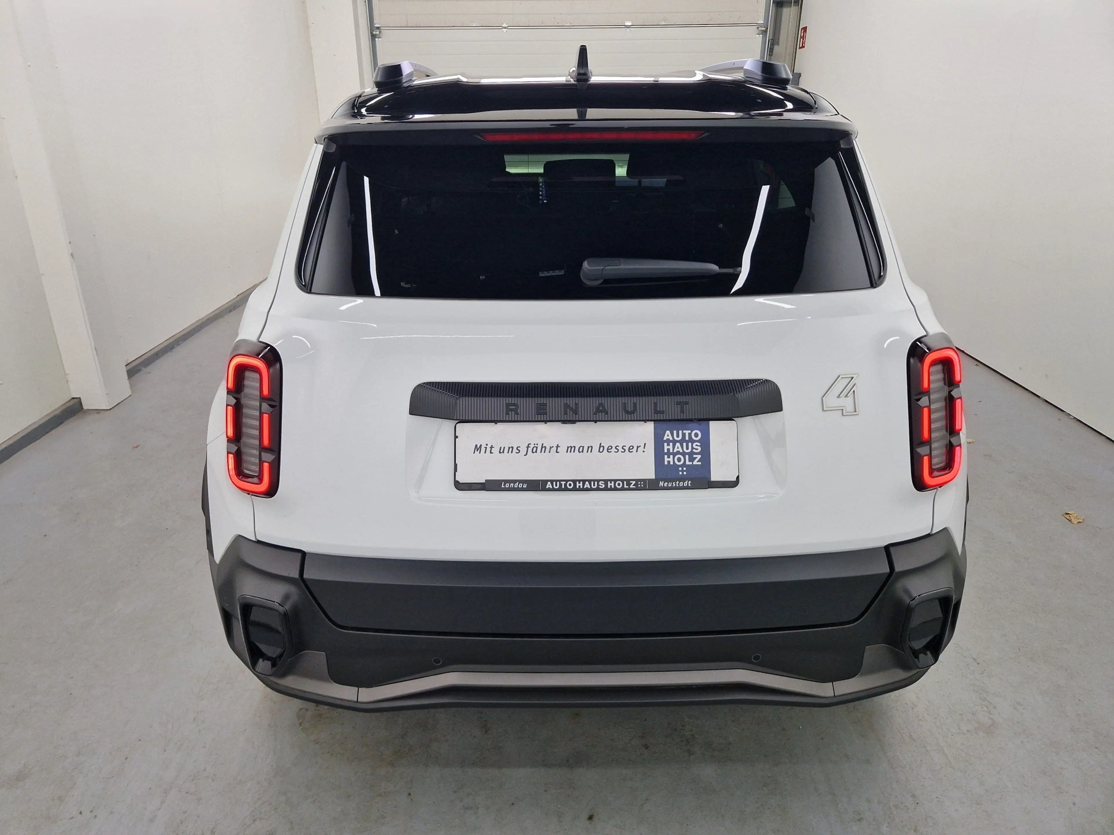 Renault R 4 E-Tech Techno 150 Comfort Range — photo 3