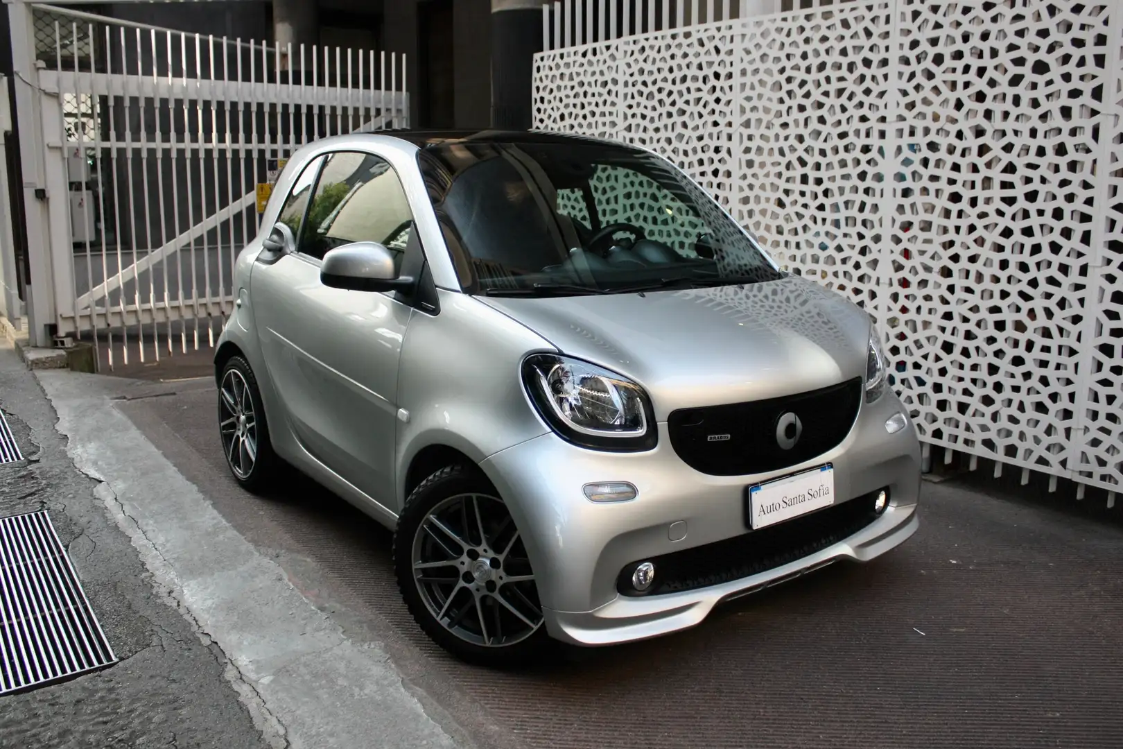 smart brabus fortwo Turbo 109cv twinamic Xclusive-JBL-Pelle-LED Silber - 1