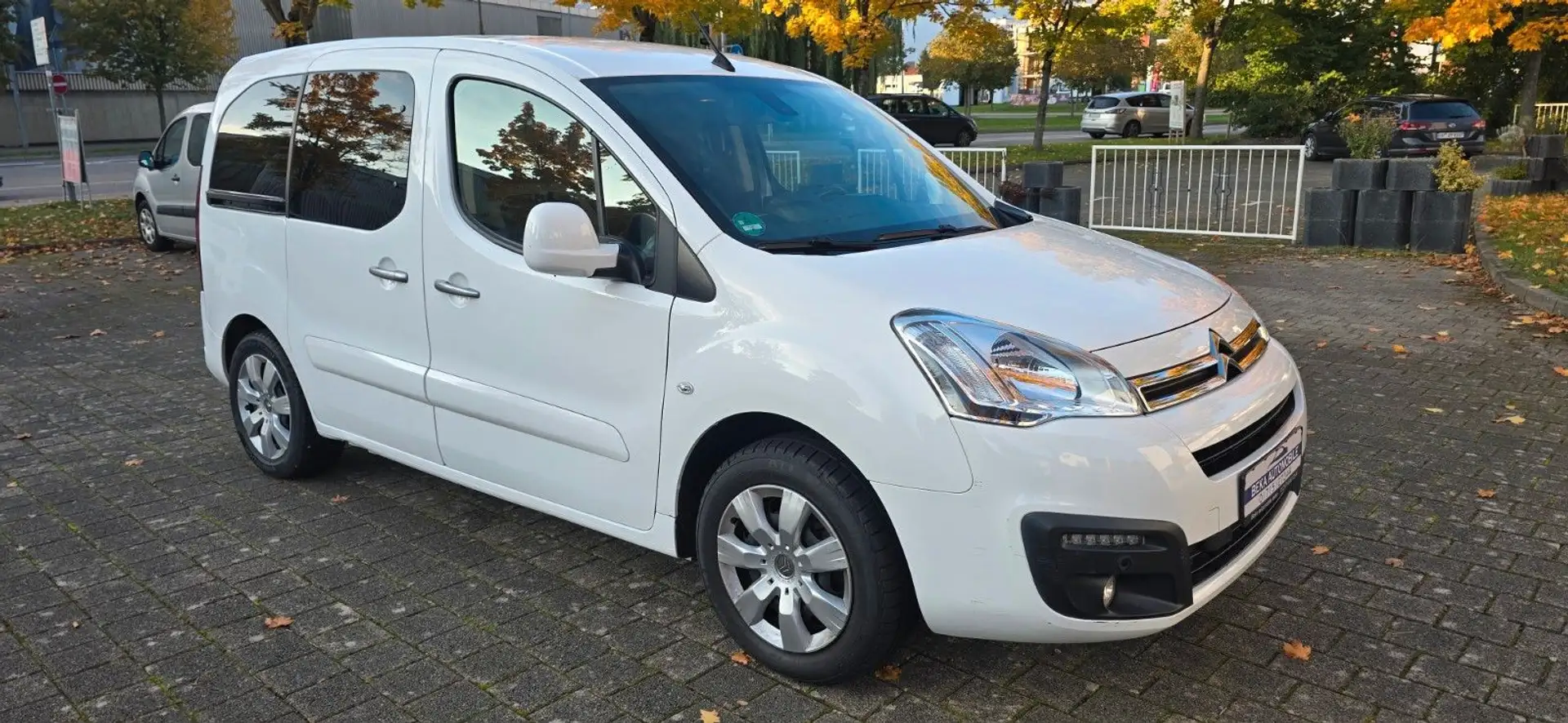 Citroen Berlingo Kombi Selection 1.6 BlueHDI R Kamera Weiß - 2