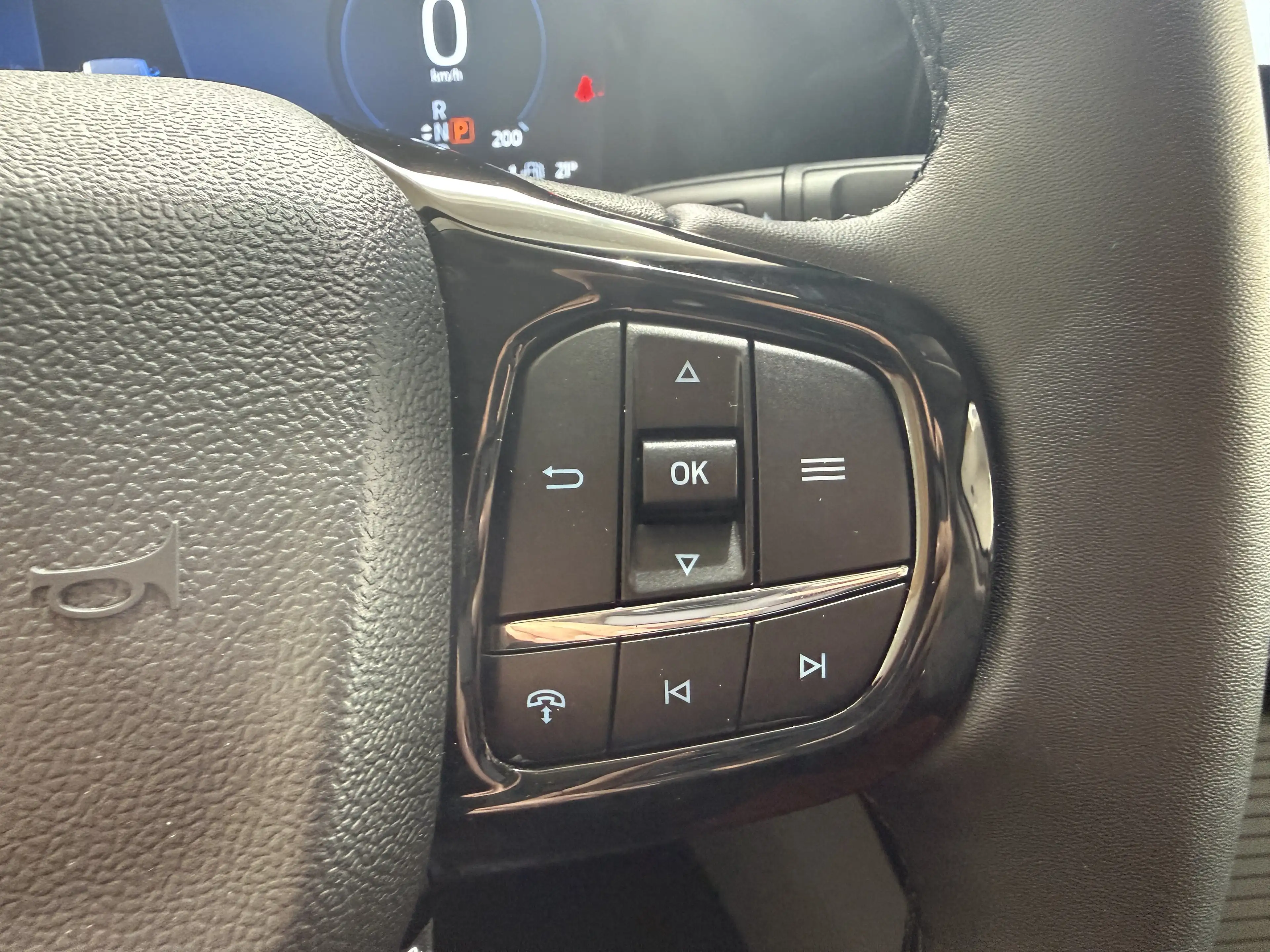 Ford Tourneo Custom Titanium X AWD elek. AHK / 70L Tank — photo 14