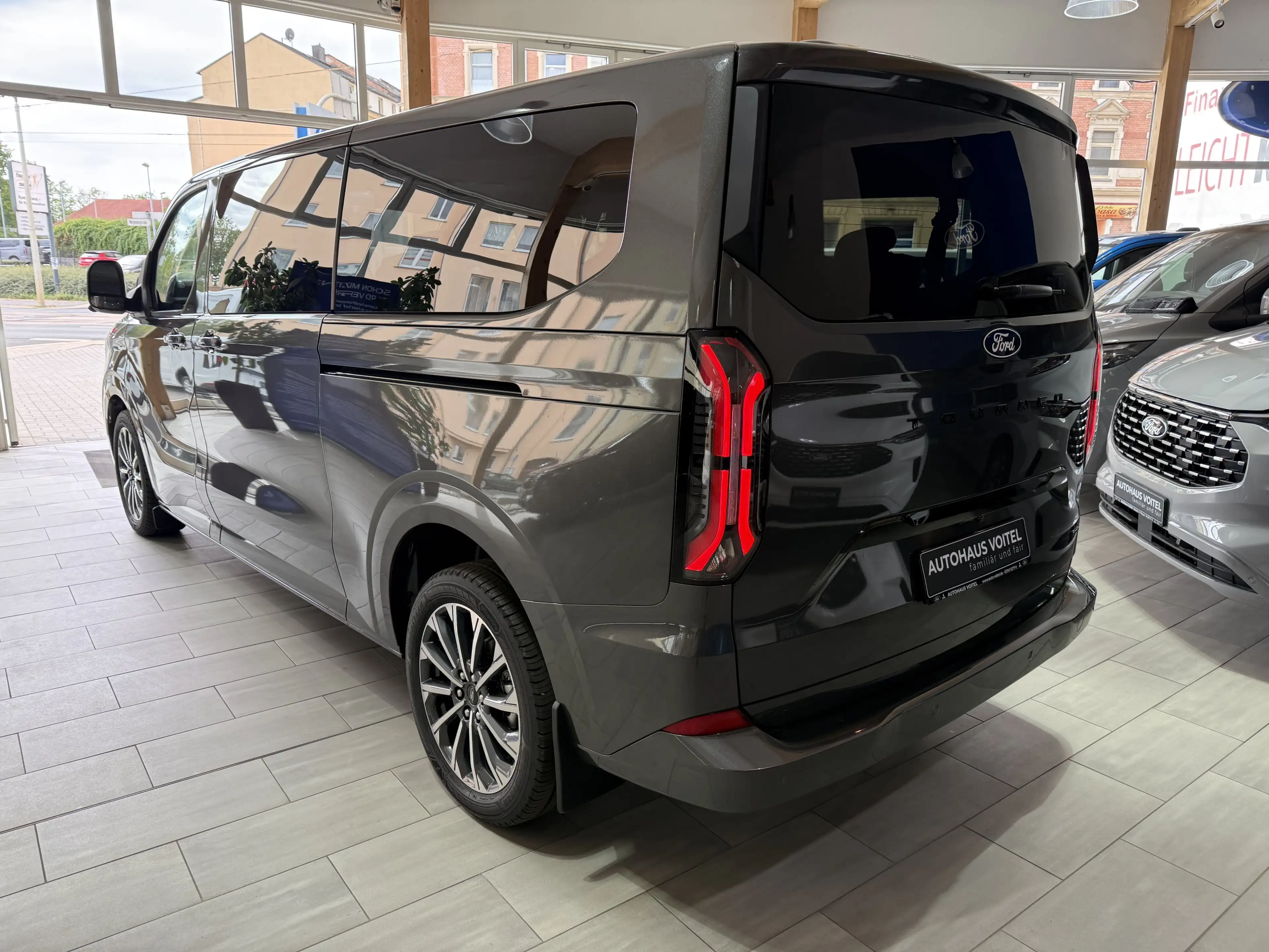 Ford Tourneo Custom Titanium X AWD elek. AHK / 70L Tank — photo 7