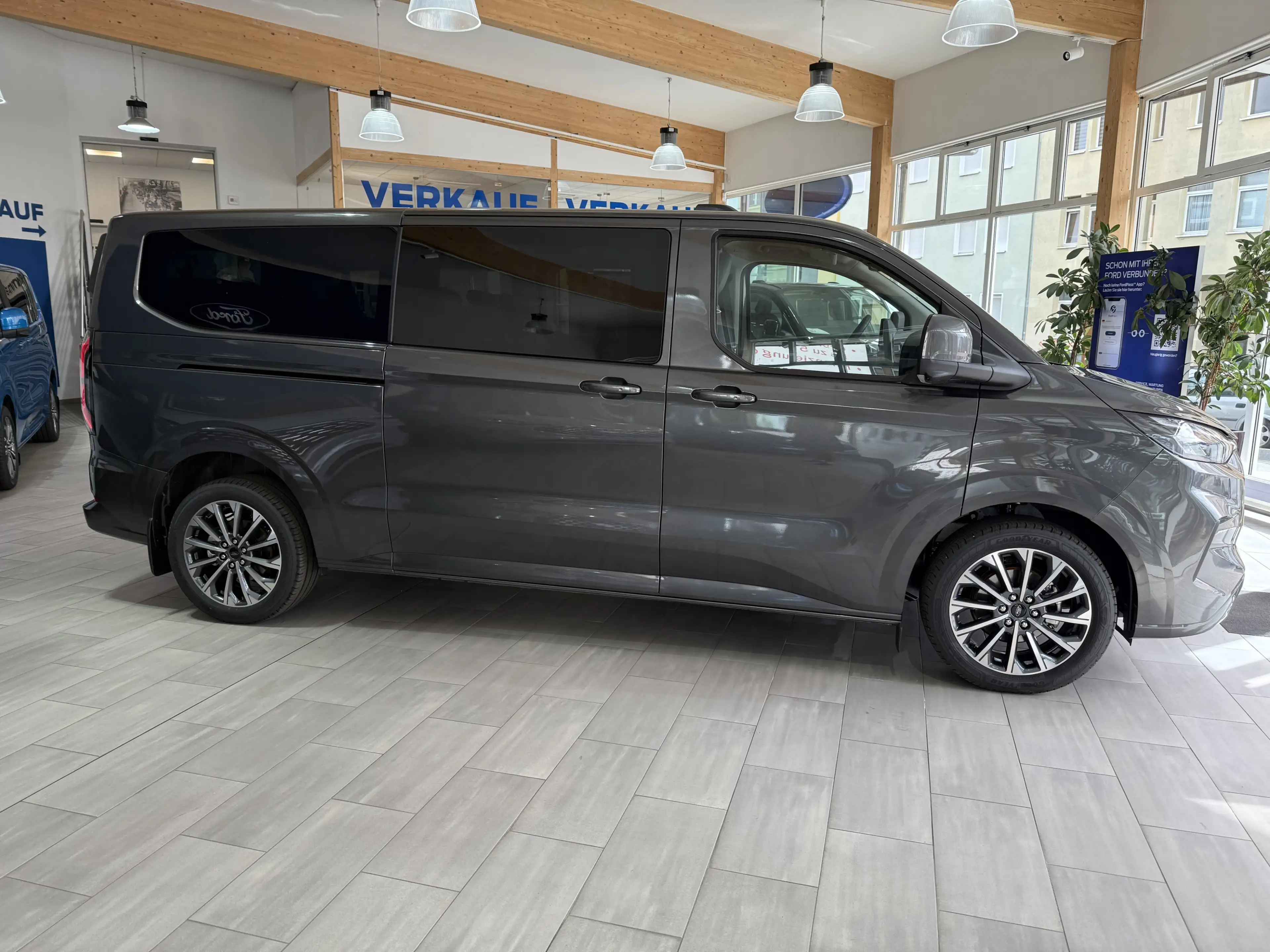 Ford Tourneo Custom Titanium X AWD elek. AHK / 70L Tank — photo 4