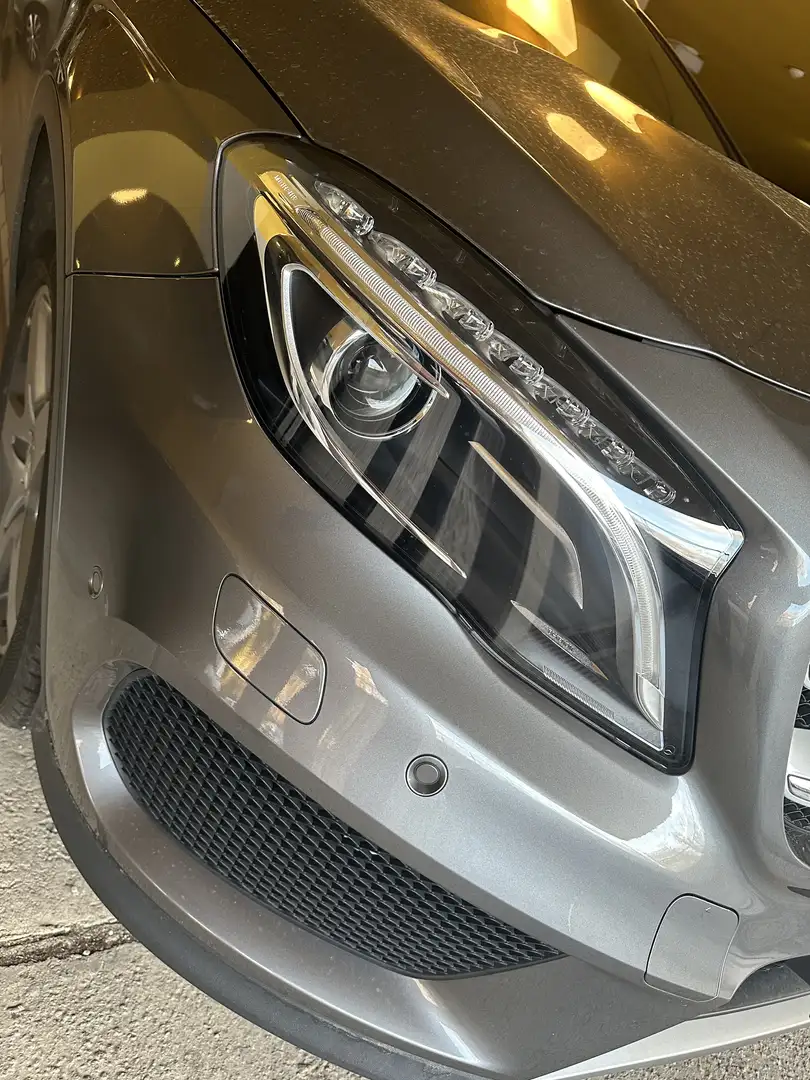 Mercedes-Benz GLA 200 d AMG Line - 2