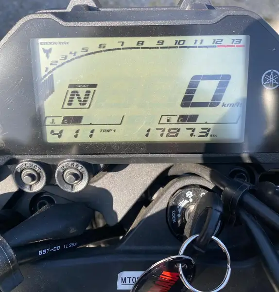 Yamaha MT-03 - foto 2