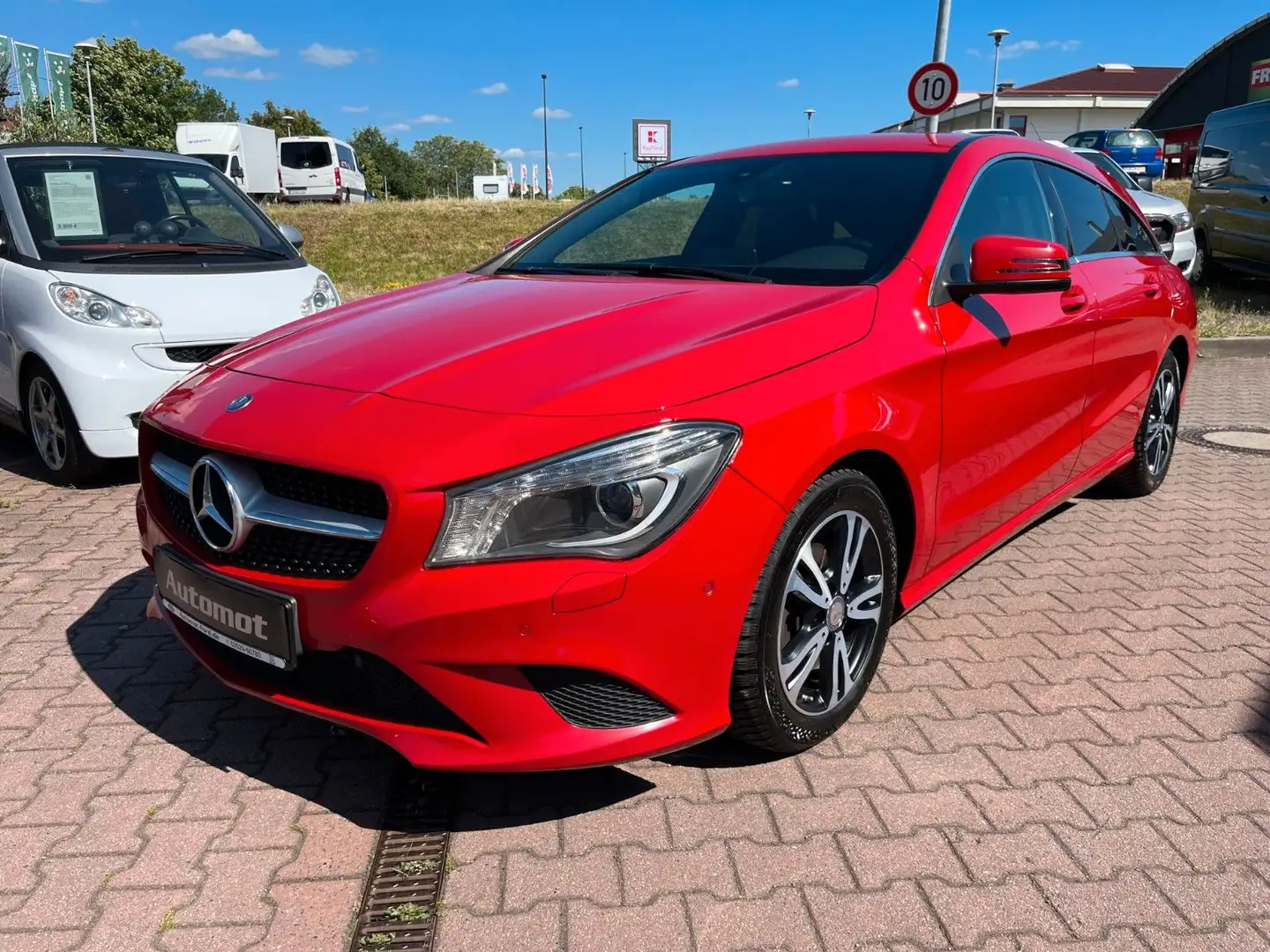 Mercedes-Benz CLA 200 Urban*Bi-Xenon*Navi*SHZ Rot - 2