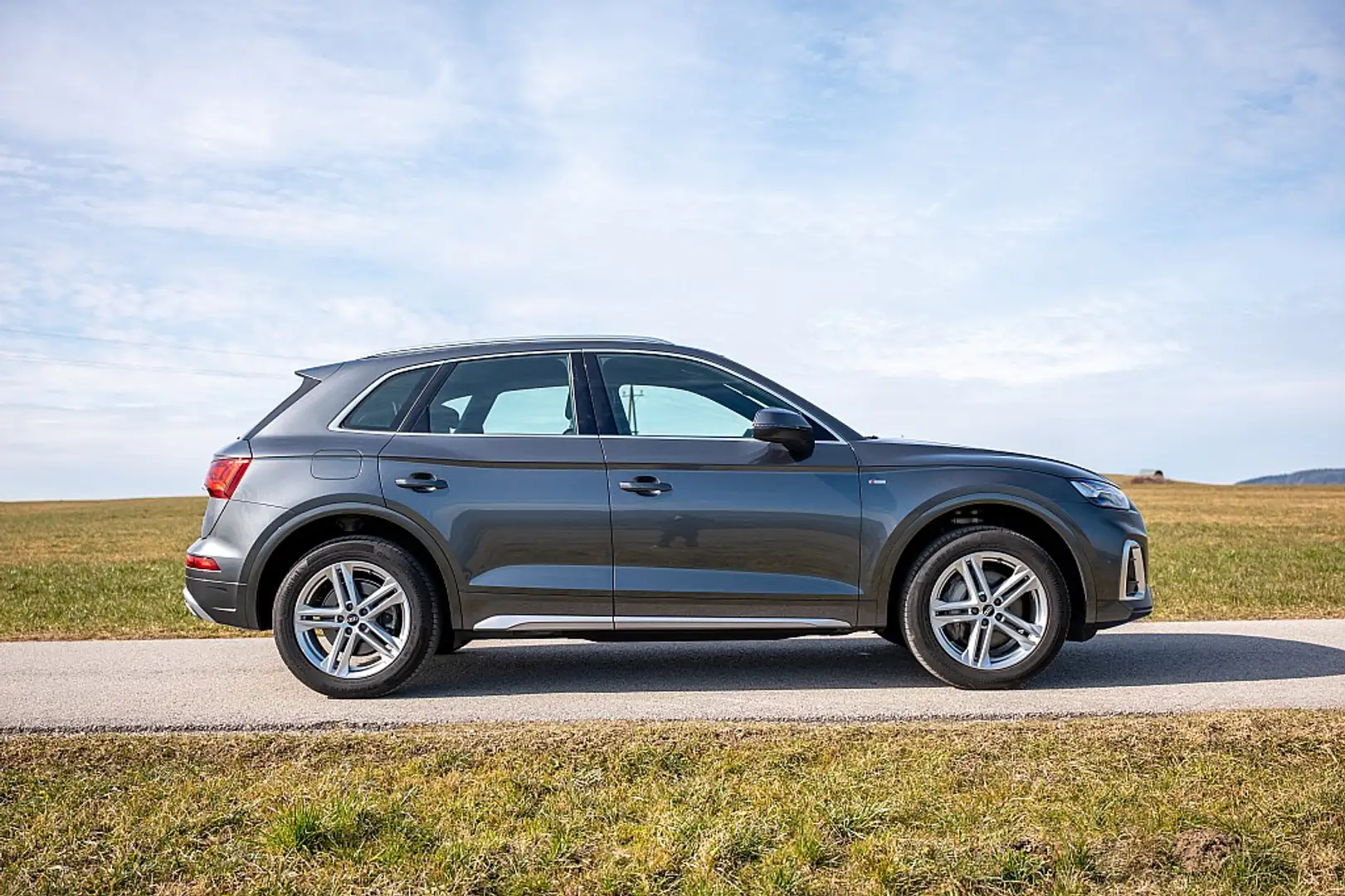 Audi Q5 50 TFSI e PHEV quattro S-line, Matrix Led, Kamera Gris - 2