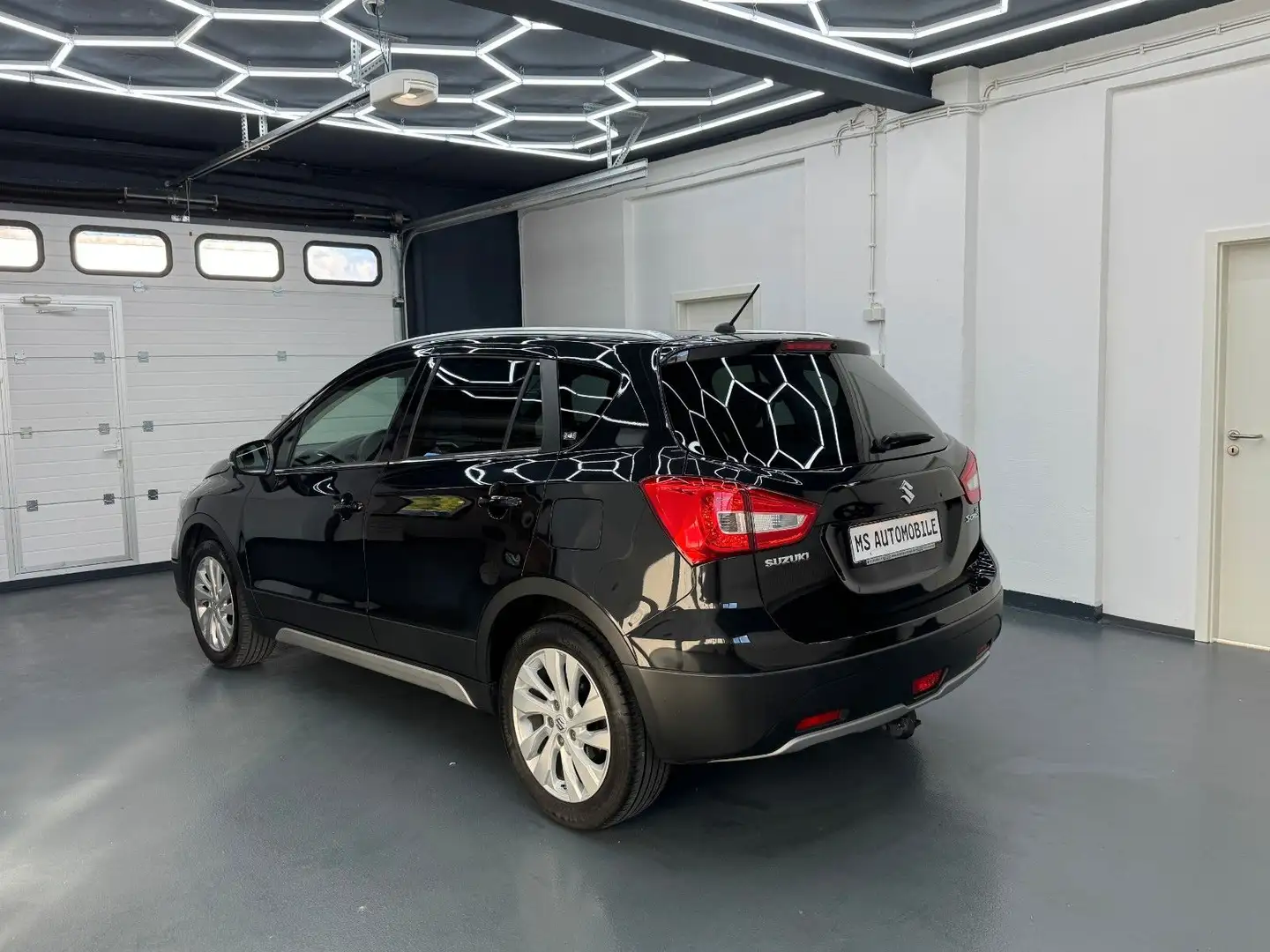 Suzuki SX4 S-Cross Club *AHK*R-KAMERA* Schwarz - 2