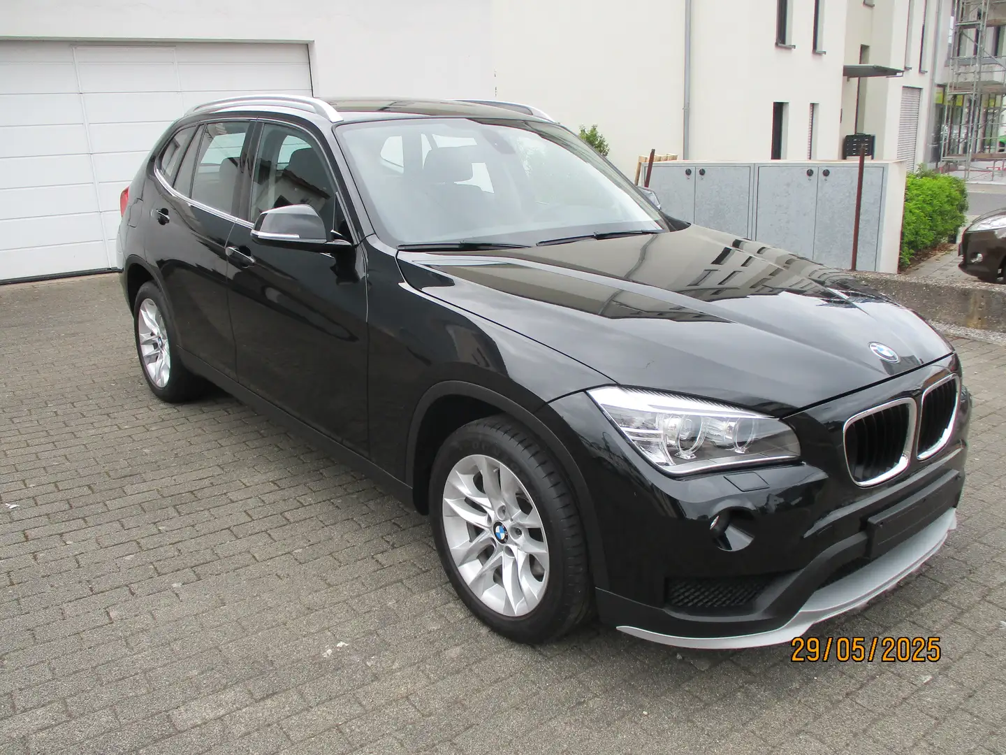 BMW X1 sDrive18d Schwarz - 2