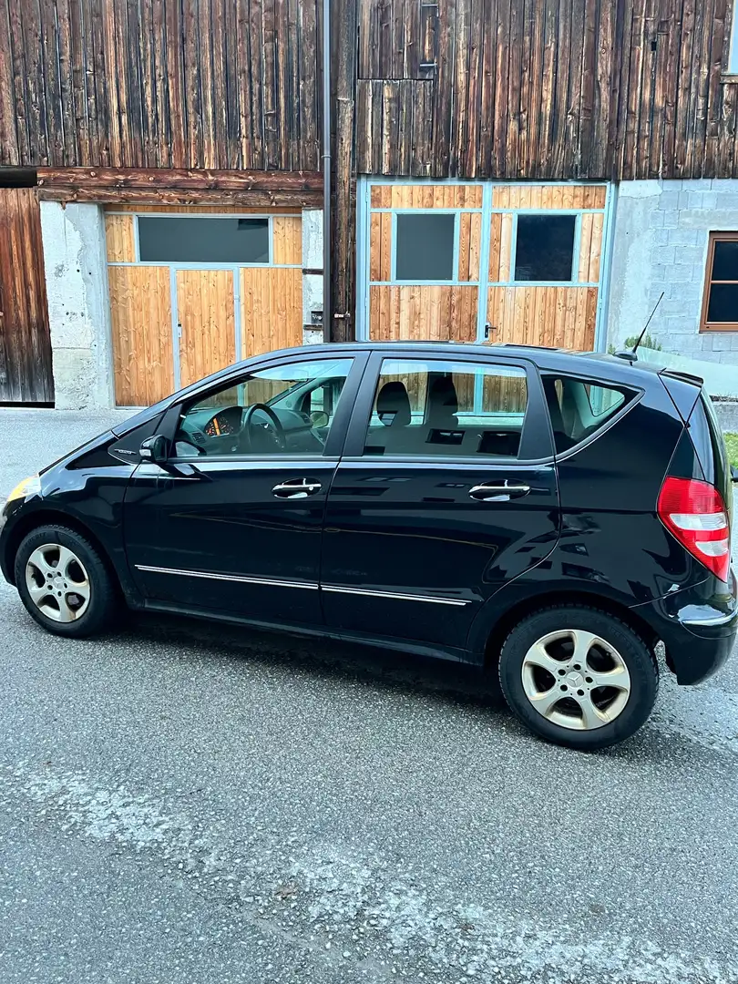 Mercedes-Benz A 150 Elegance Schwarz - 2
