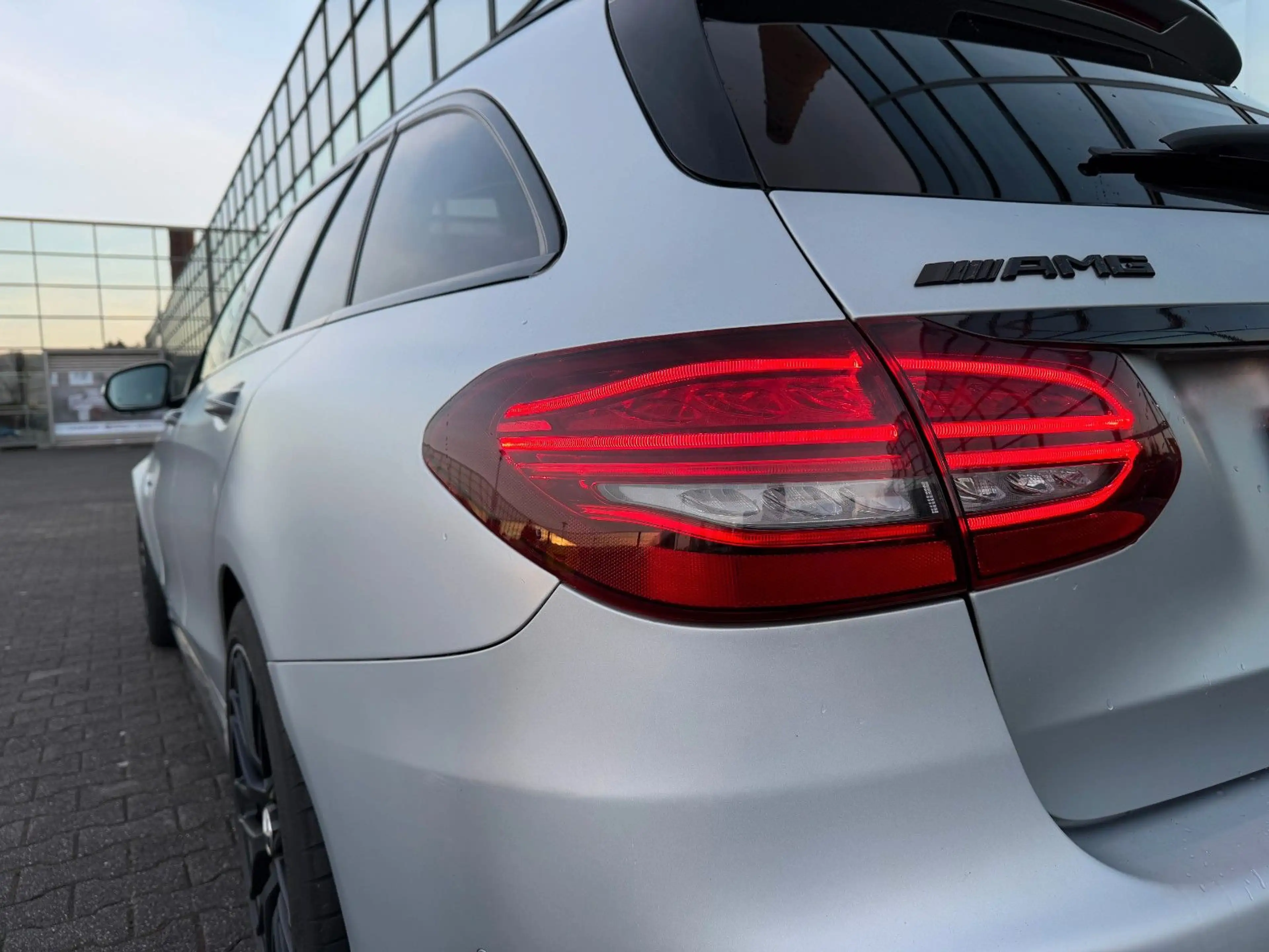 Mercedes-Benz C 63 AMG C 63 s AMG Designo Kamera Klappe DE — photo 13