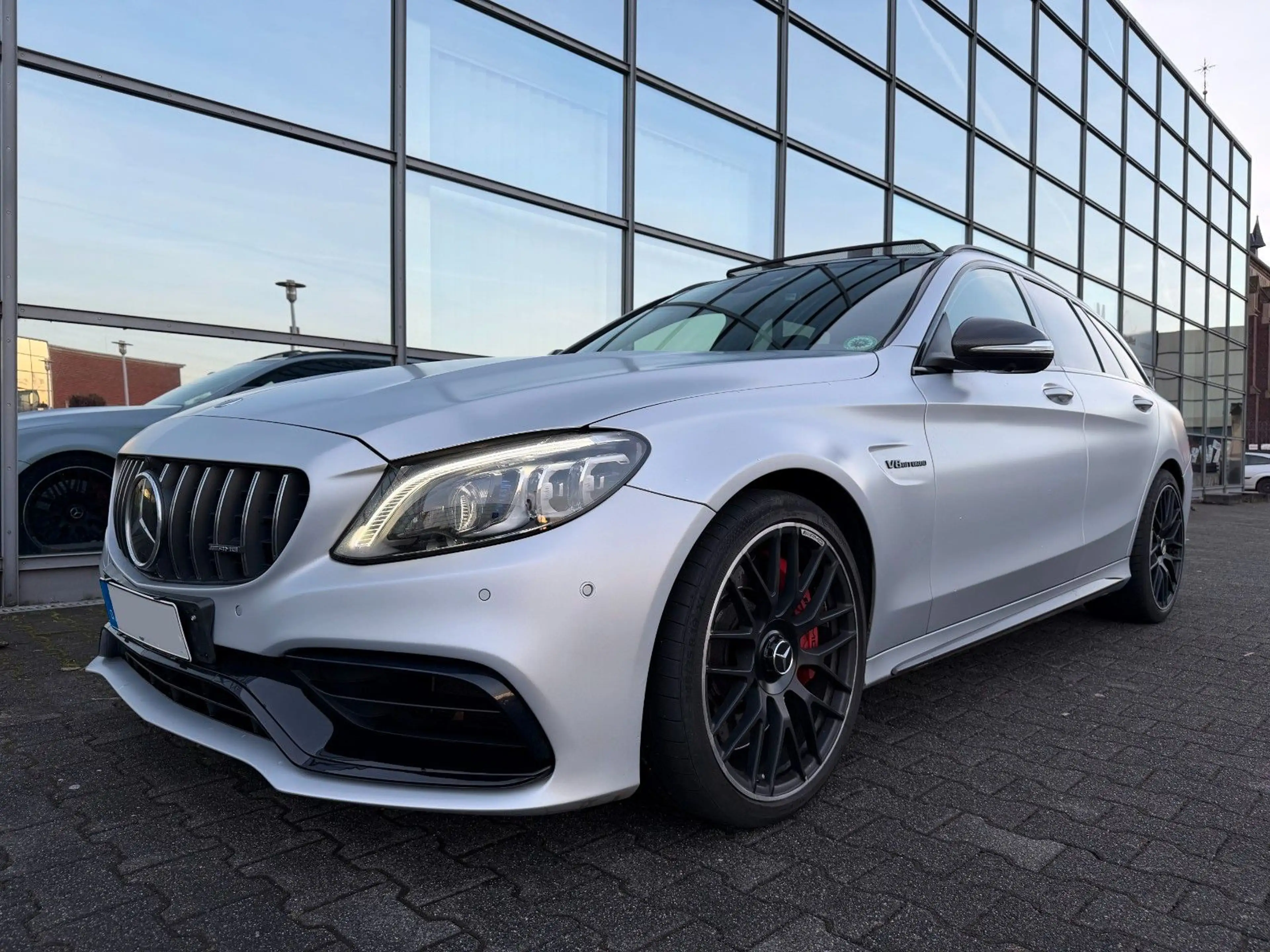 Mercedes-Benz C 63 AMG C 63 s AMG Designo Kamera Klappe DE — photo 10