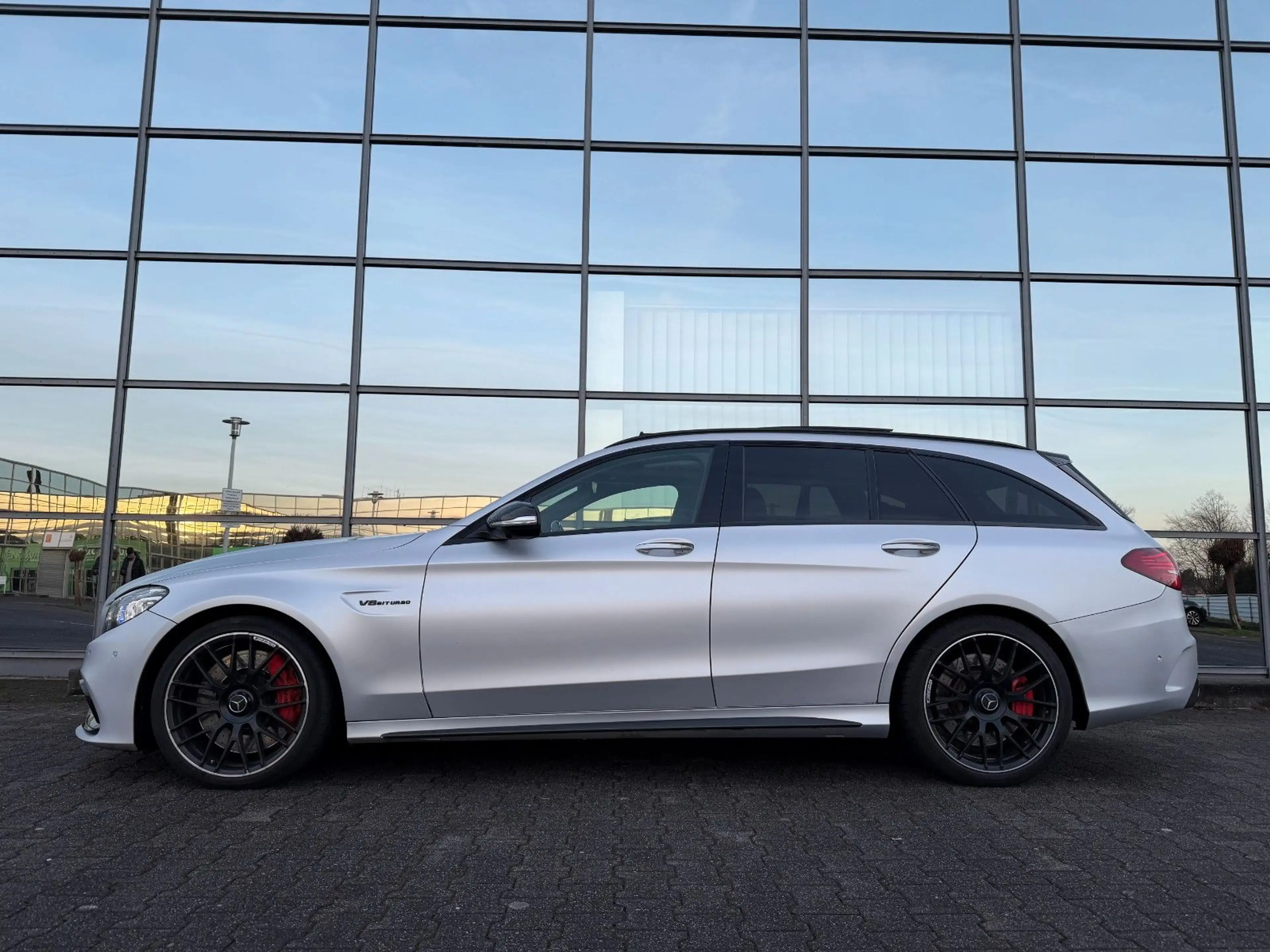 Mercedes-Benz C 63 AMG C 63 s AMG Designo Kamera Klappe DE — photo 4