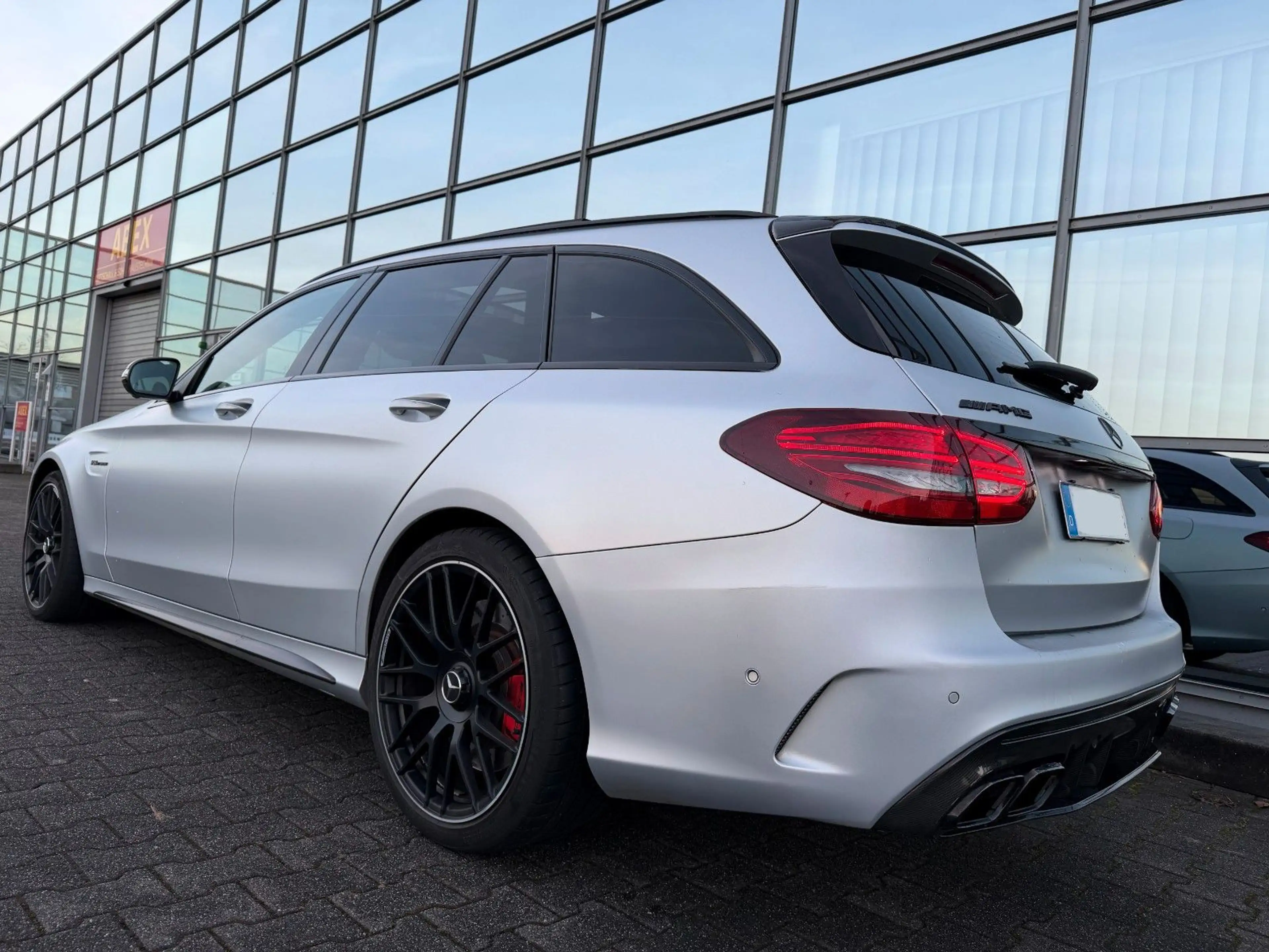 Mercedes-Benz C 63 AMG C 63 s AMG Designo Kamera Klappe DE — photo 12