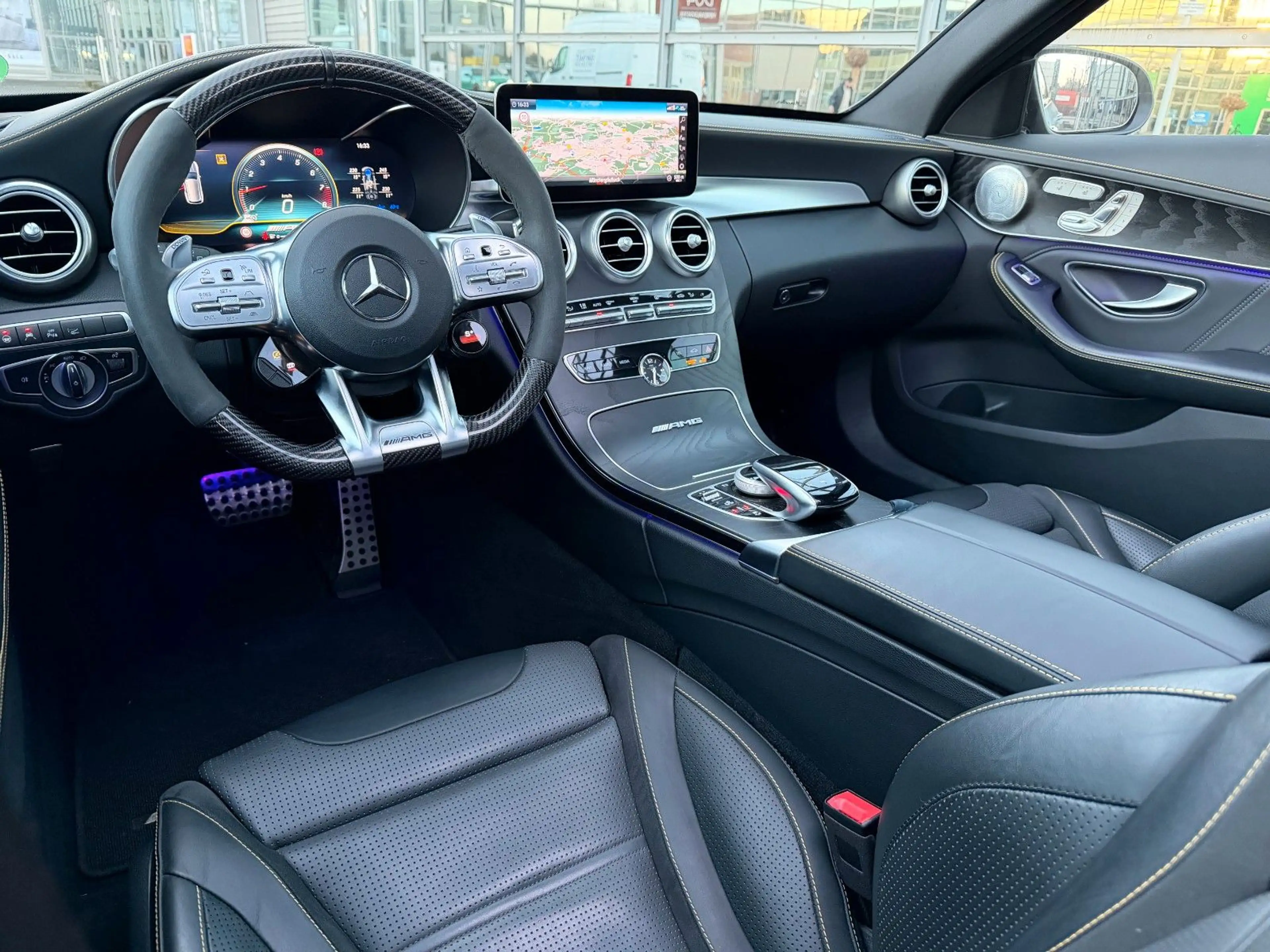 Mercedes-Benz C 63 AMG C 63 s AMG Designo Kamera Klappe DE — photo 9