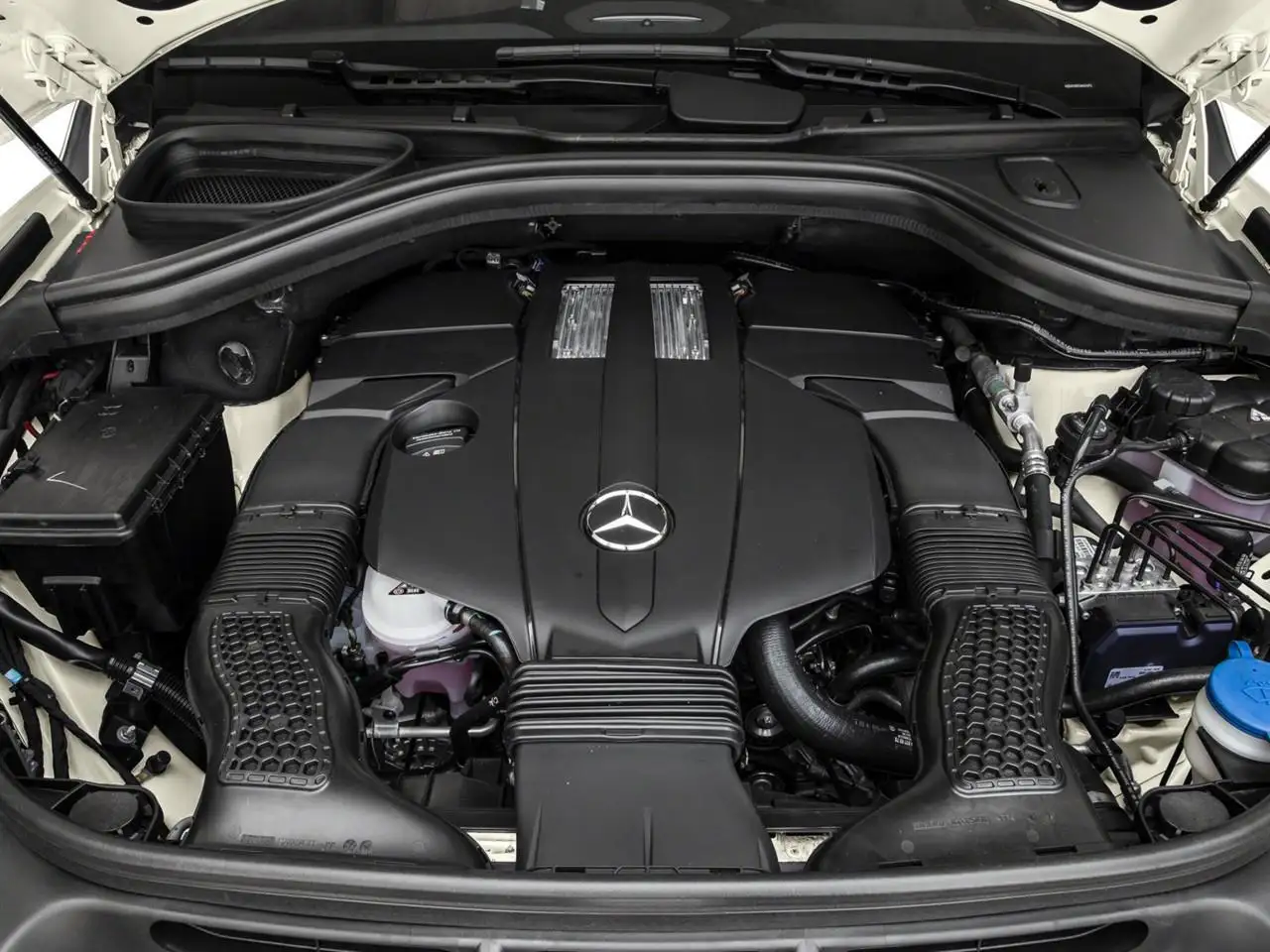 Mercedes-Benz GLE снимка Mercedes-Benz GLE