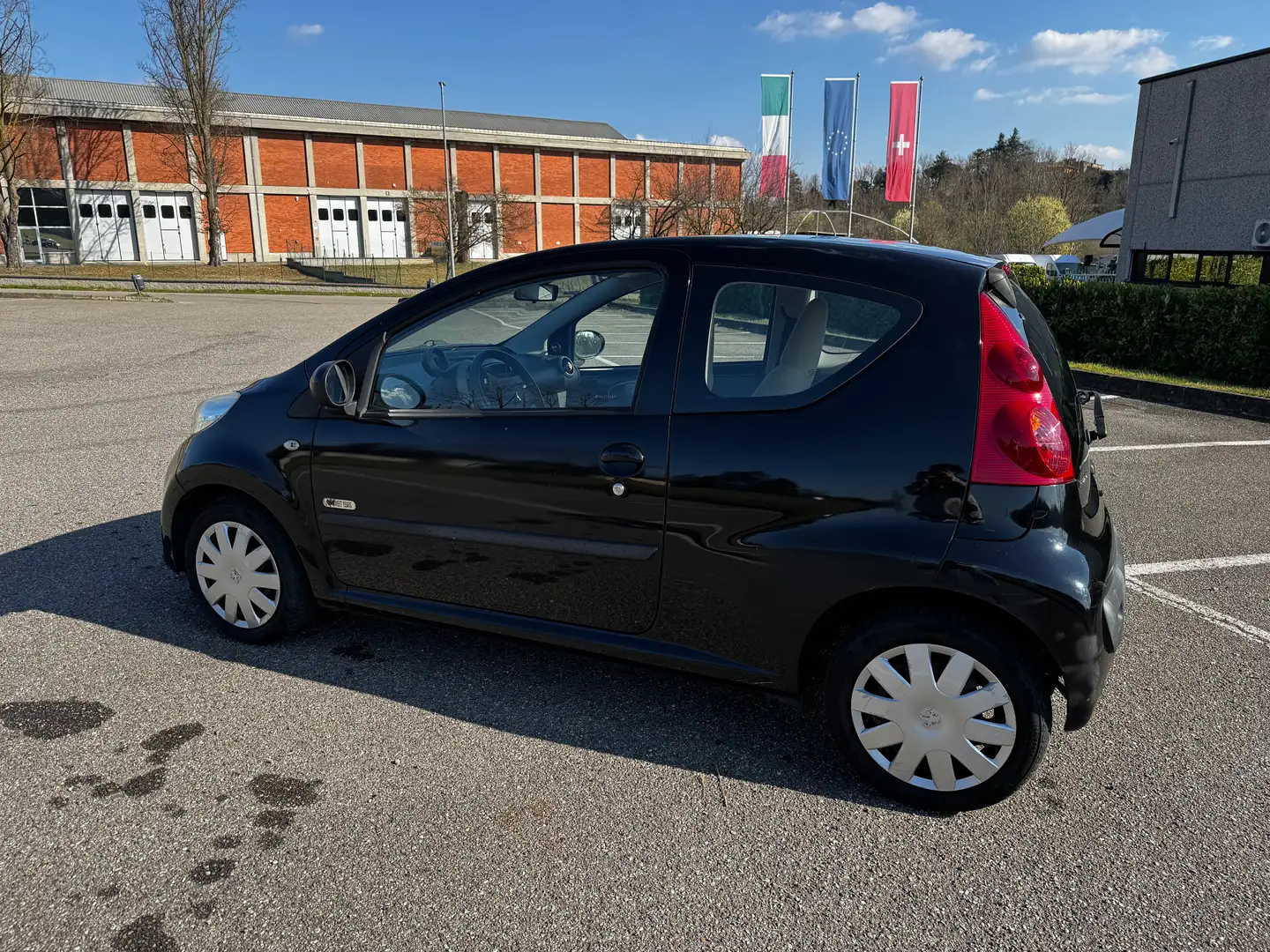 Peugeot 107 107 2005 3p 1.0 12v Sweet Years Nero - 2