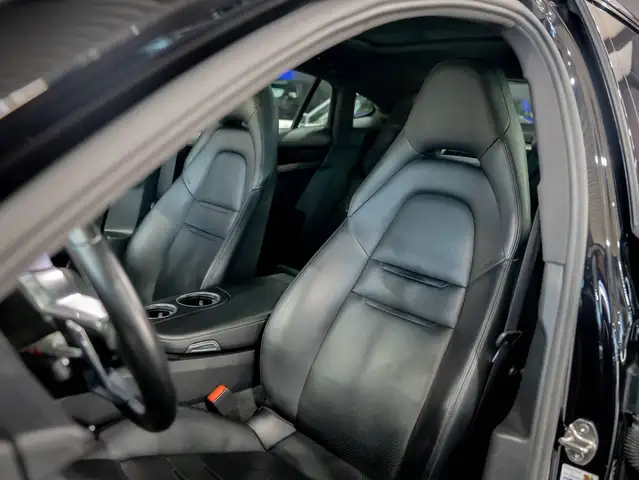 Porsche Panamera view 10