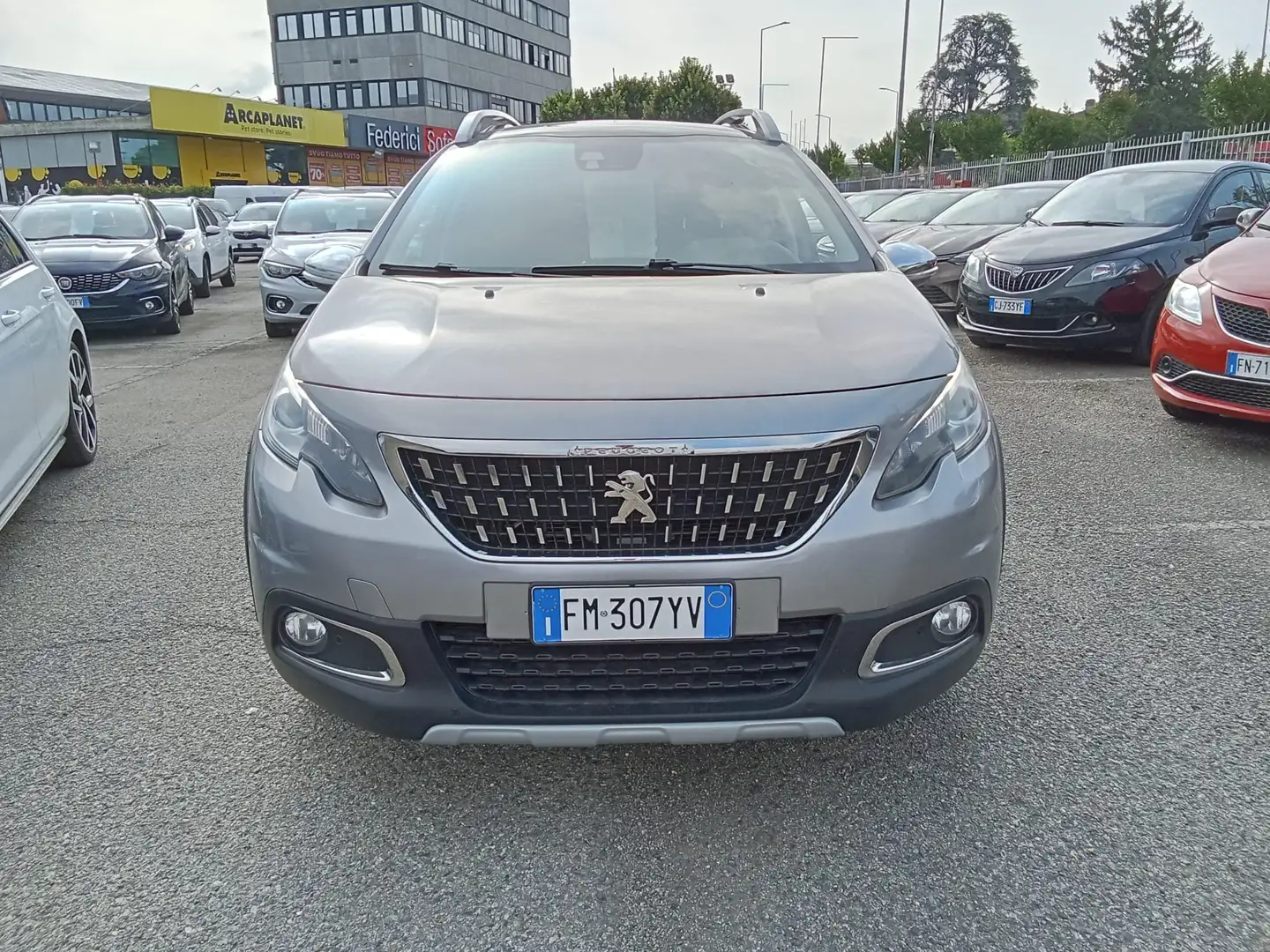 Peugeot 2008 1.6 bluehdi Black Matt s Zilver - 2