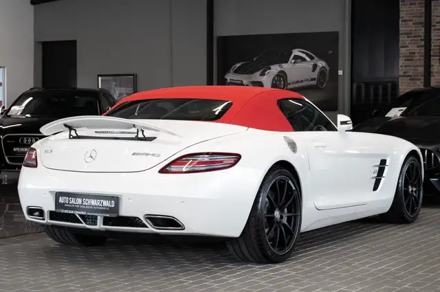 Mercedes-Benz SLS view 8