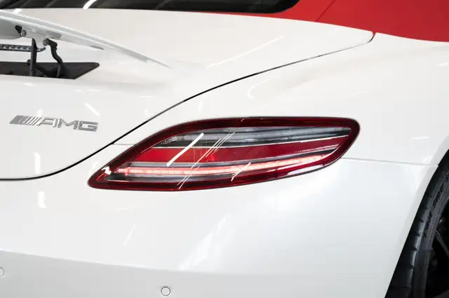 Mercedes-Benz SLS view 10