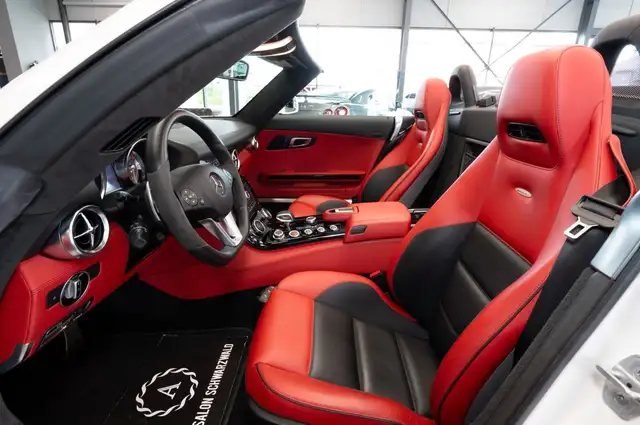 Mercedes-Benz SLS view 14