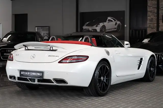 Mercedes-Benz SLS view 7