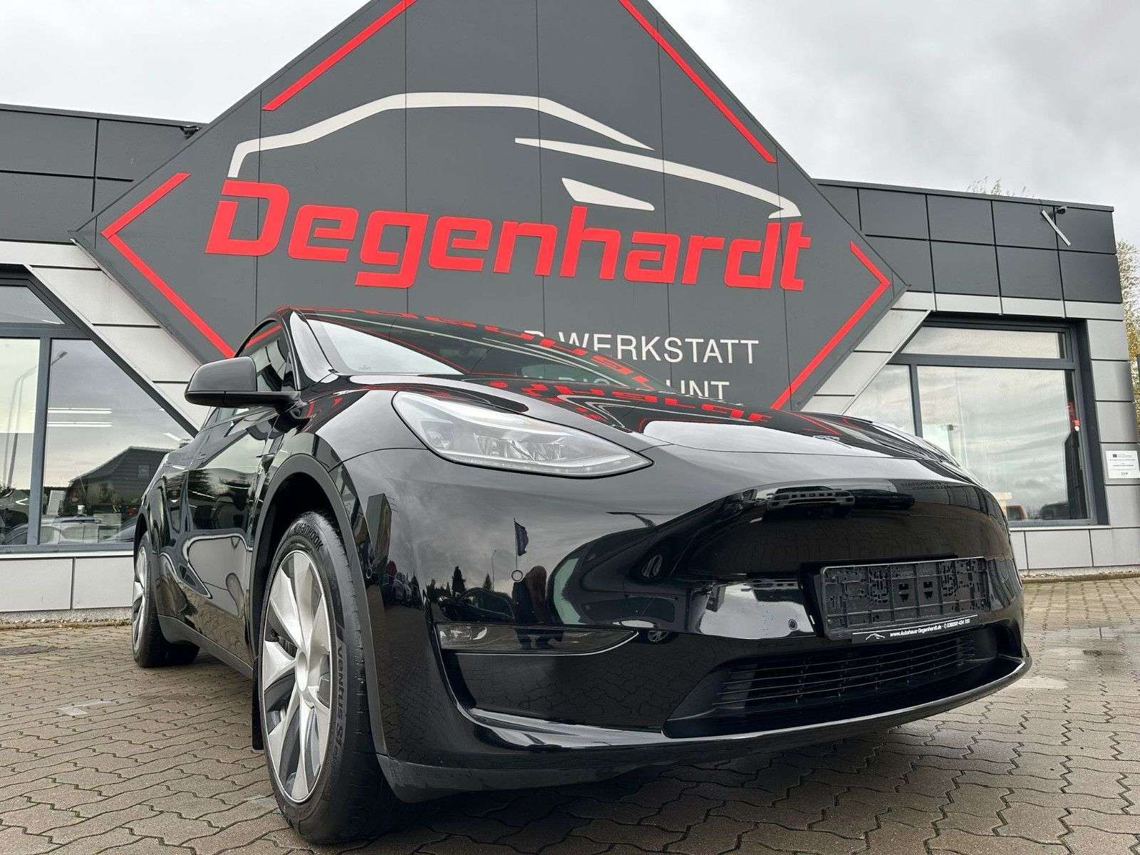 Second hand Tesla Model Y electro