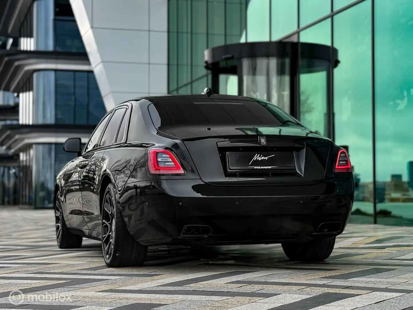 Rolls-Royce Ghost 6.75 V12 Black Badge |Sterrenhemel|Bespoke|Massage Schwarz - 2