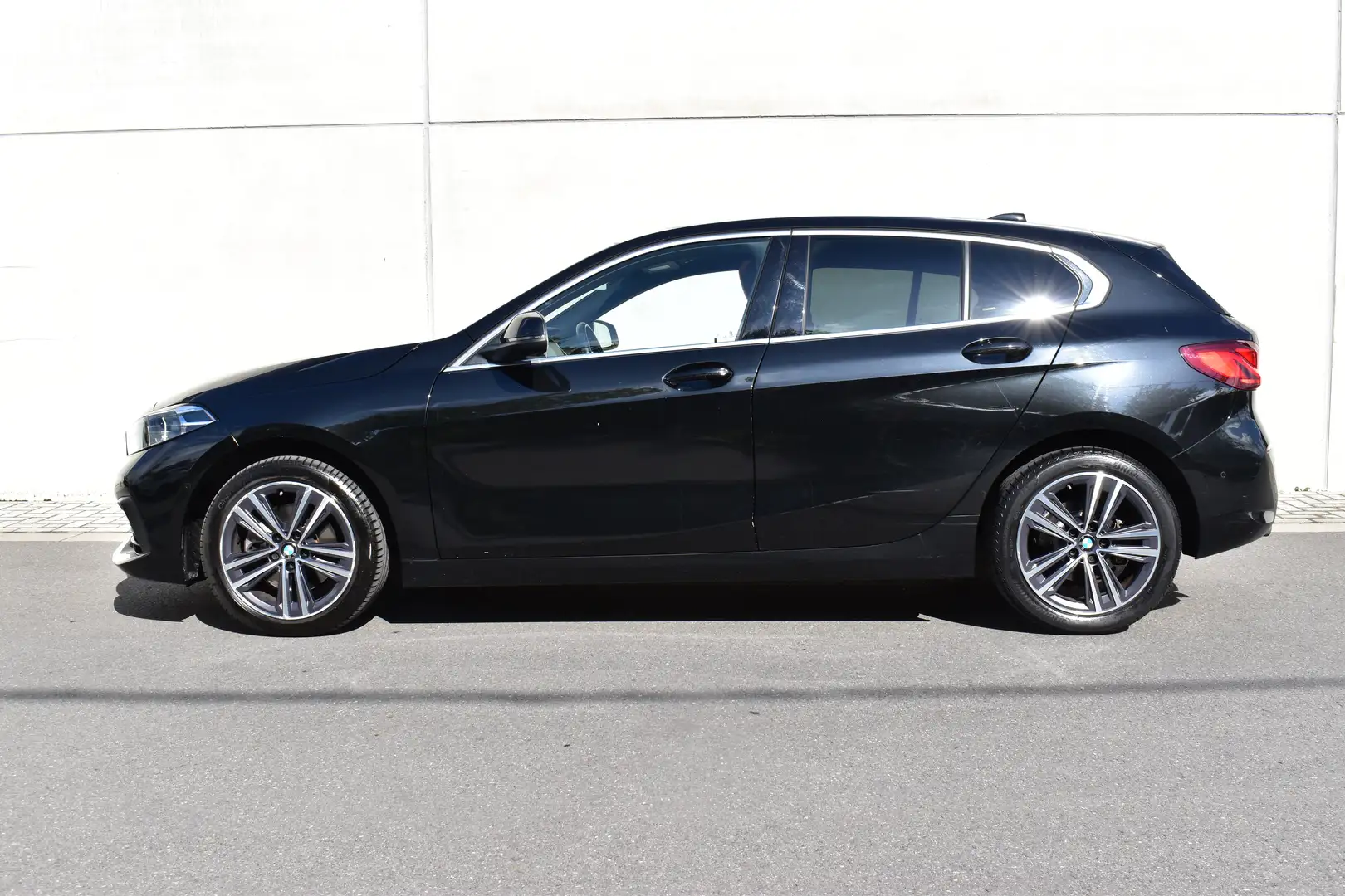 BMW 118 dA Sport * Pano - Red Leather * Noir - 2