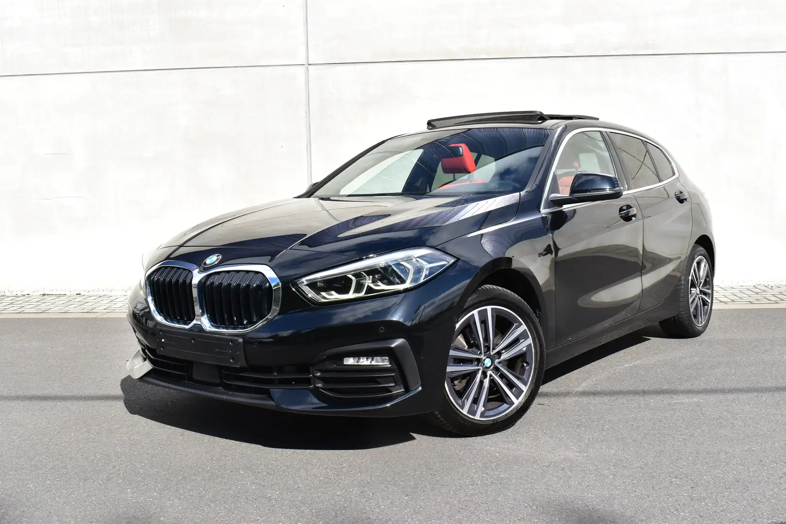 BMW 118 dA Sport * Pano - Red Leather * Noir - 1