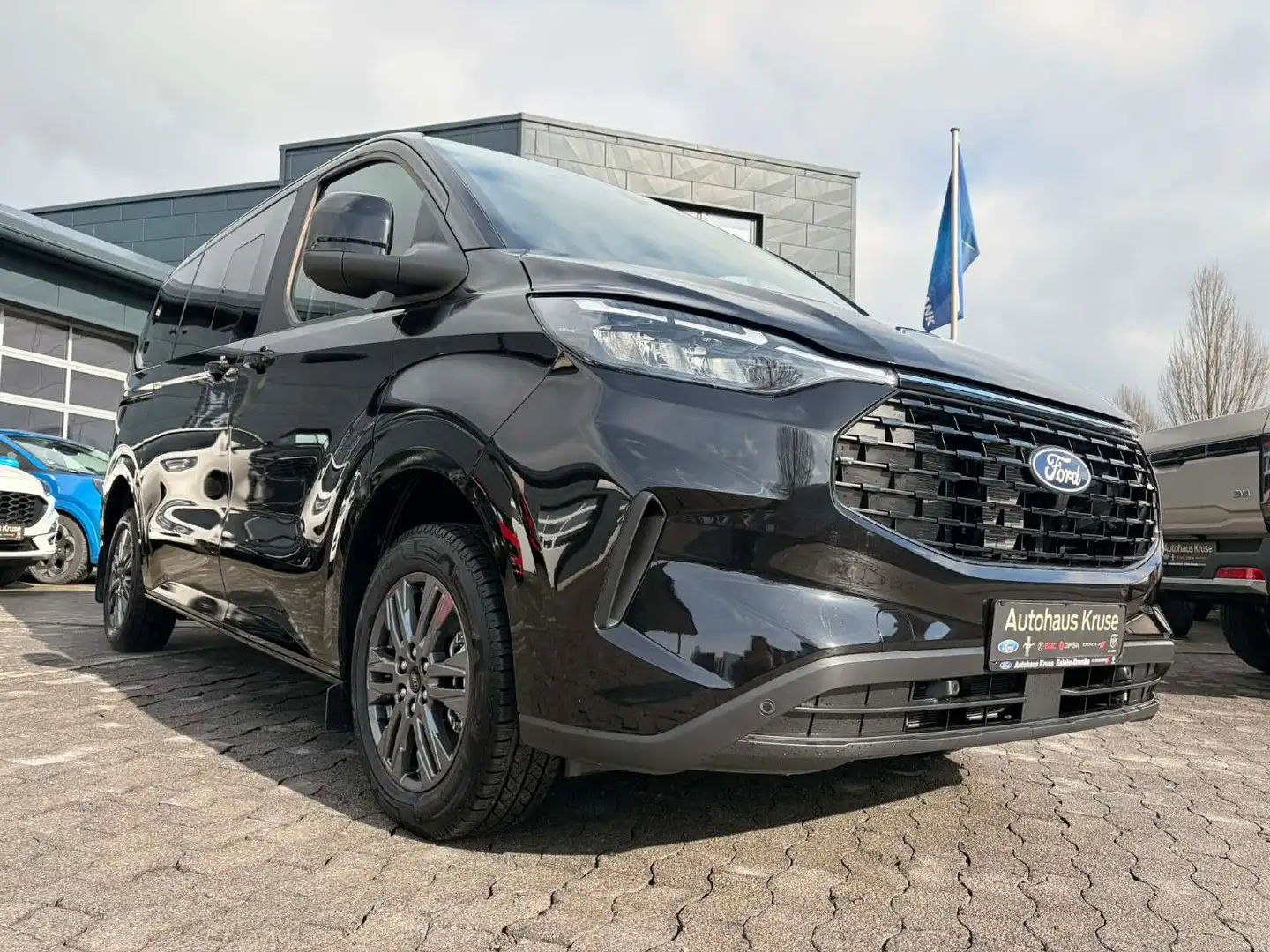 Ford Tourneo Custom Custom 2.0 EcoBlue 100kW 320 L1 Trend+AHK+ACC+ Schwarz - 2