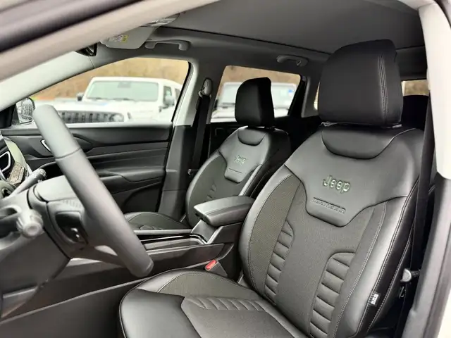Jeep Compass view 13