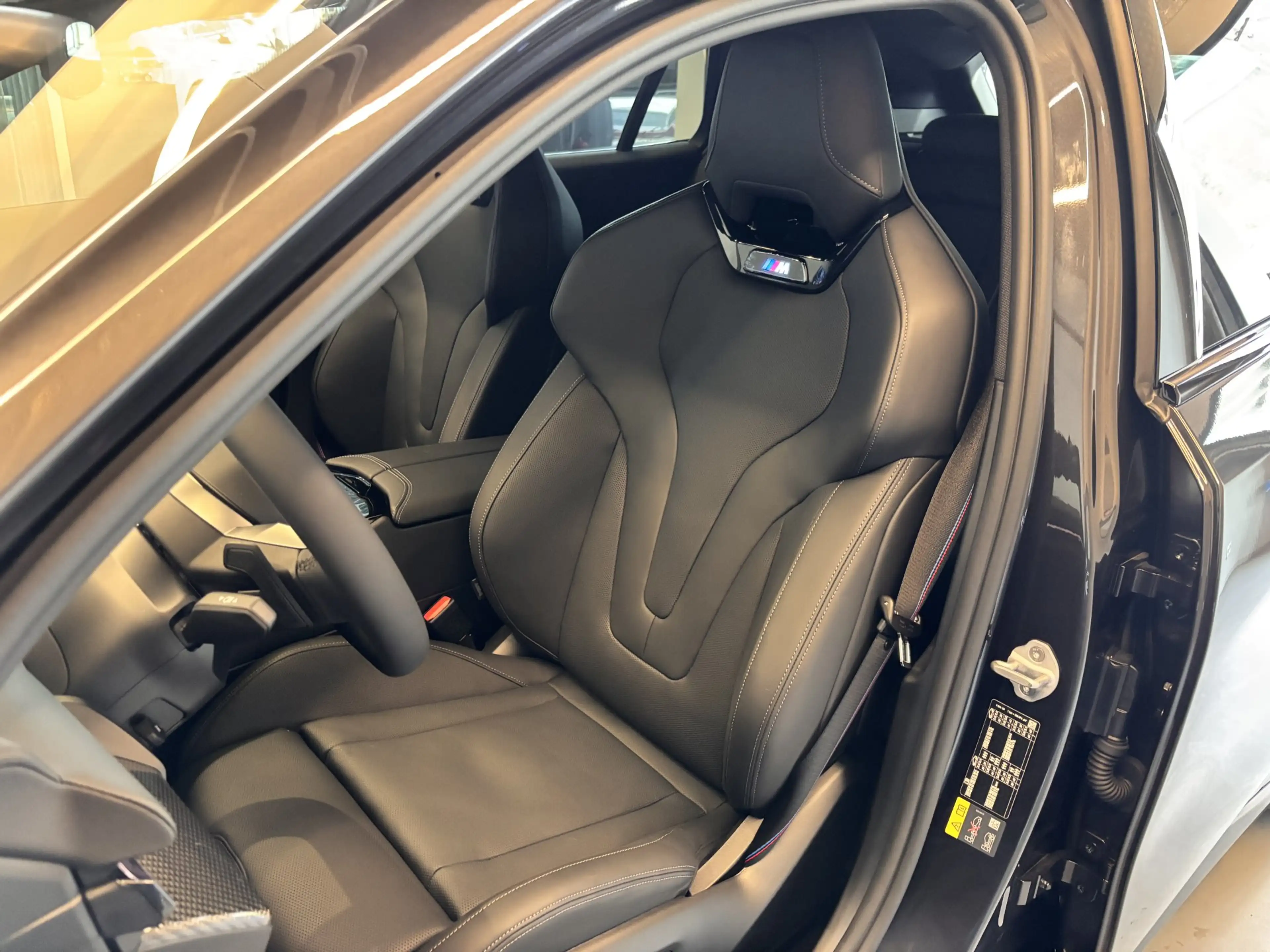 BMW 550 e xDrive — photo 7